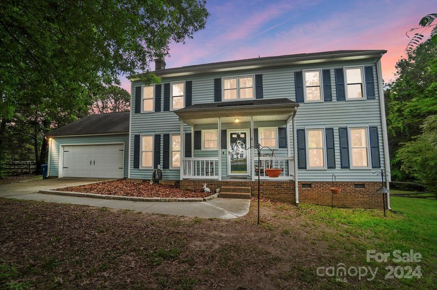 Welcome to this fully renovated home on a cul-d-sac in Harrisburg.
Fully remodeled kitchen featuring new cabinets, backsplash, granite countertops, appliances, instant hot water dispenser, Moen garbage disposal & smart faucet.
Breakfast nook with new flooring & lighting, Half bath completely remodeled with new fixtures, mirror, sink, toilet, paint & smart lock on closet, Foyer boasts new paint, flooring, lighting, & a smart Nest fire detector.
Front door features Yale smart deadbolt with touchscreen code entry, Dining room with new floor, paint, and lighting, Modernized light switches and outlets, fresh paint & USB outlet in the playroom.  The home has 22 new windows,  pool has a new liner, filter, slide & new fence. Newer furnace & updated bathrooms.





- Brand new pool liner
- Upgraded pool filter
- New pool slide and color-
- 22 new windows 

This home is a blend of modern convenience and timeless charm, offering the perfect space for relaxation and entertainment.