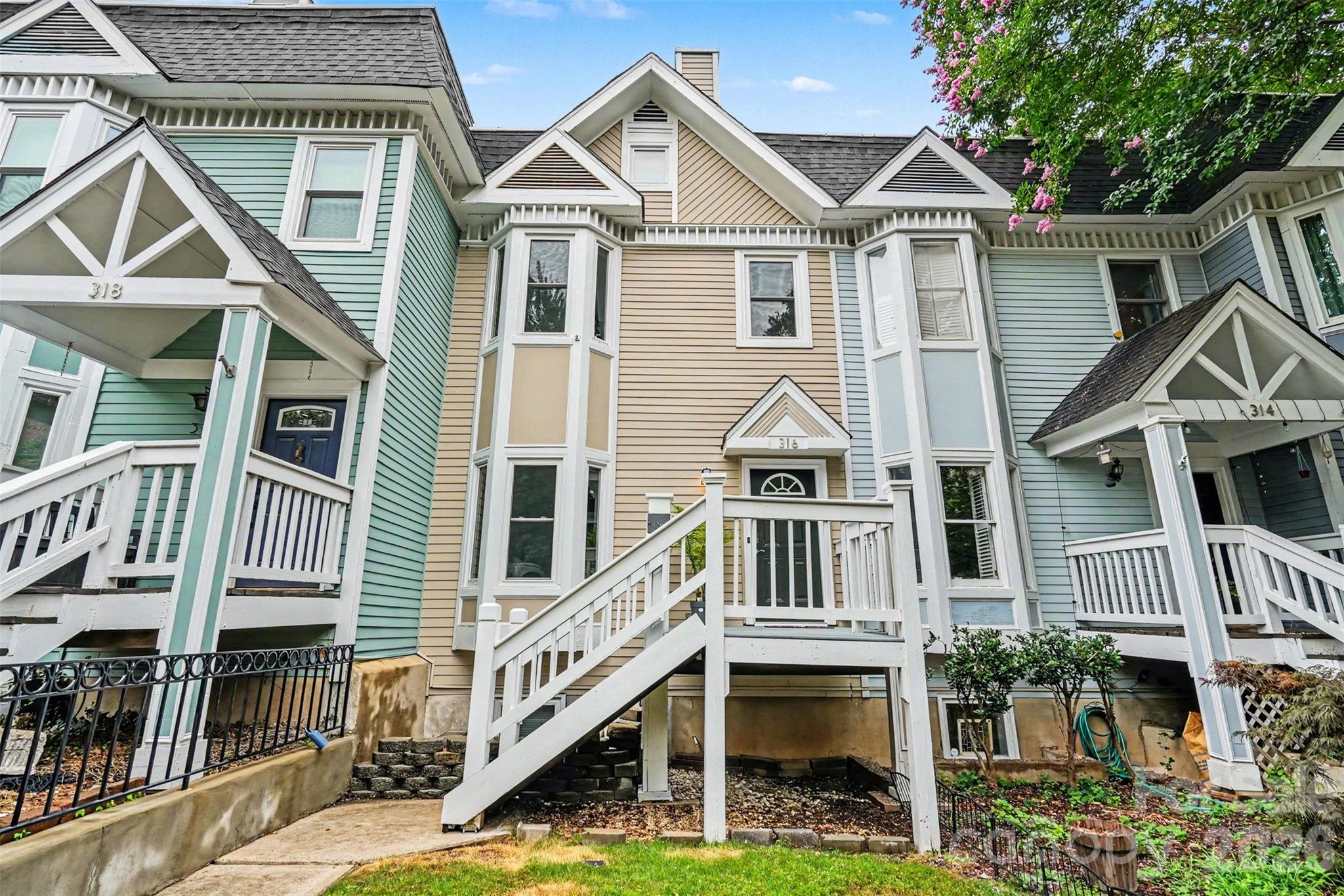 316 W 10th Street