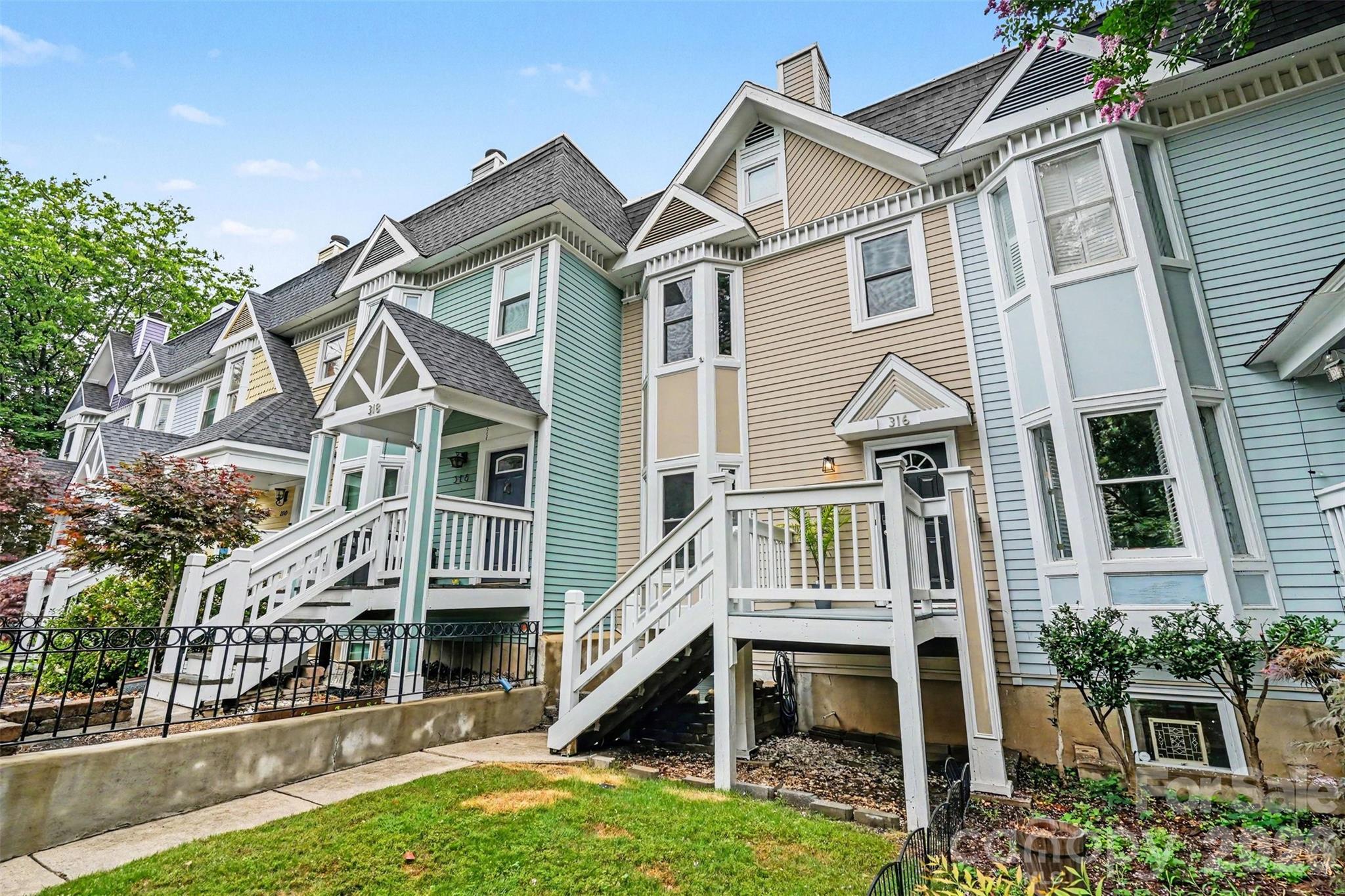 316 W 10th Street