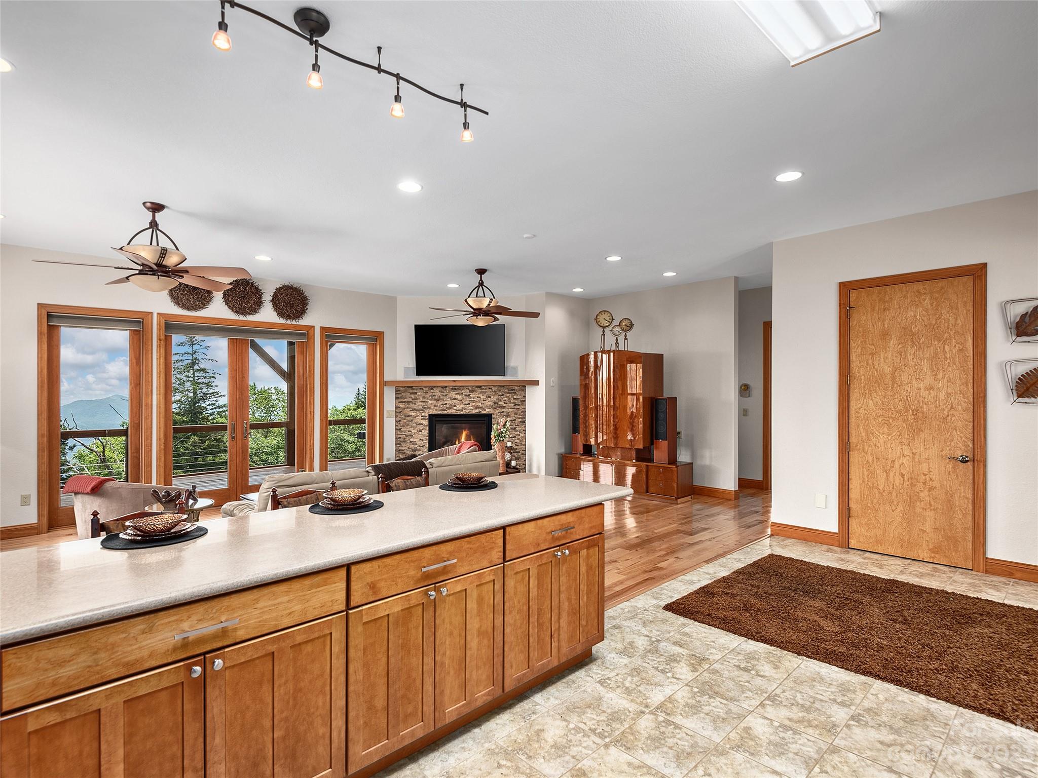 Hi-Mountain - Residential