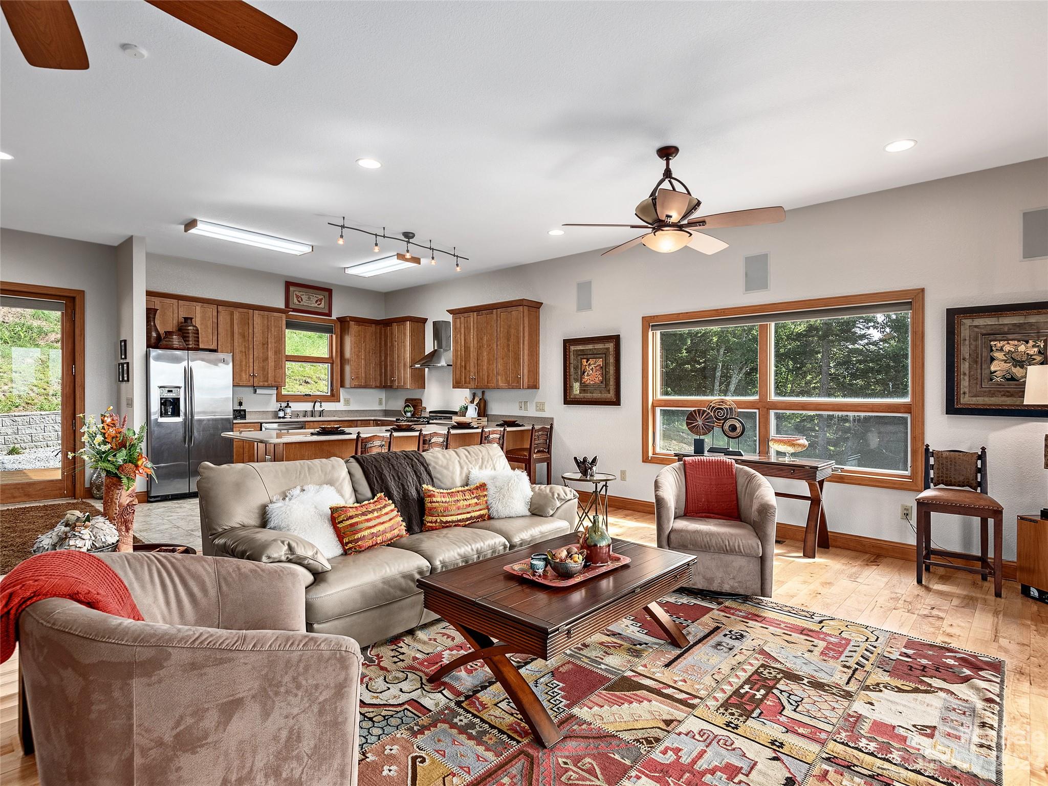 Hi-Mountain - Residential