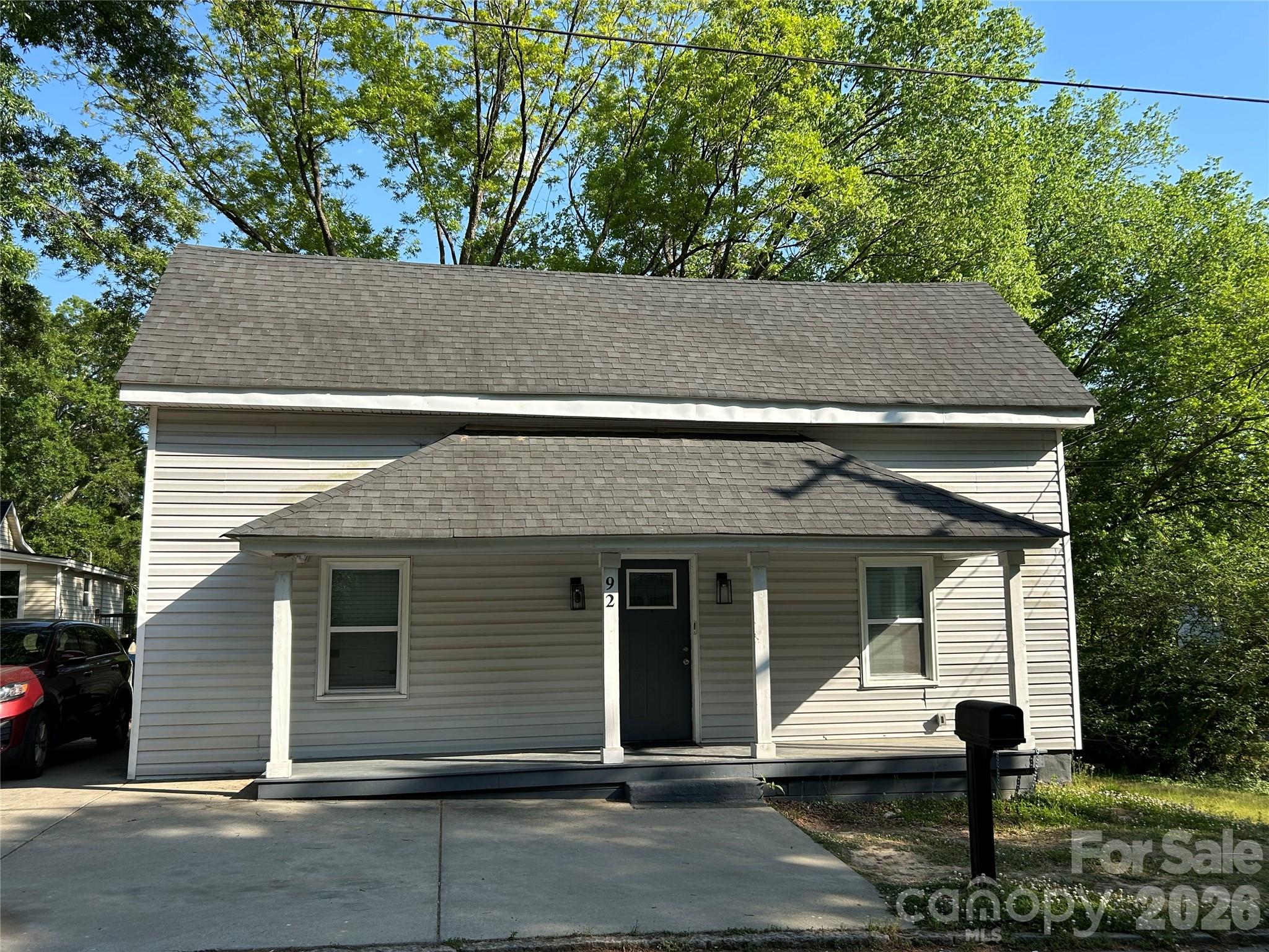 92 Saint Charles Avenue NE