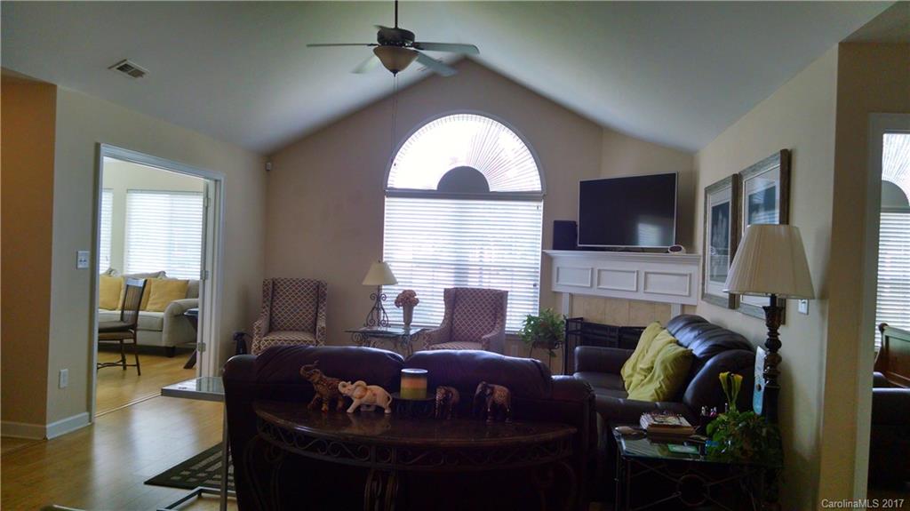 Ridge Road Villa - Residential