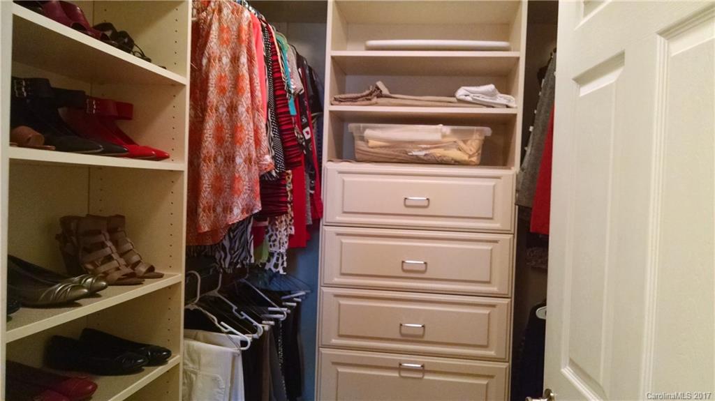 Ridge Road Villa - Residential