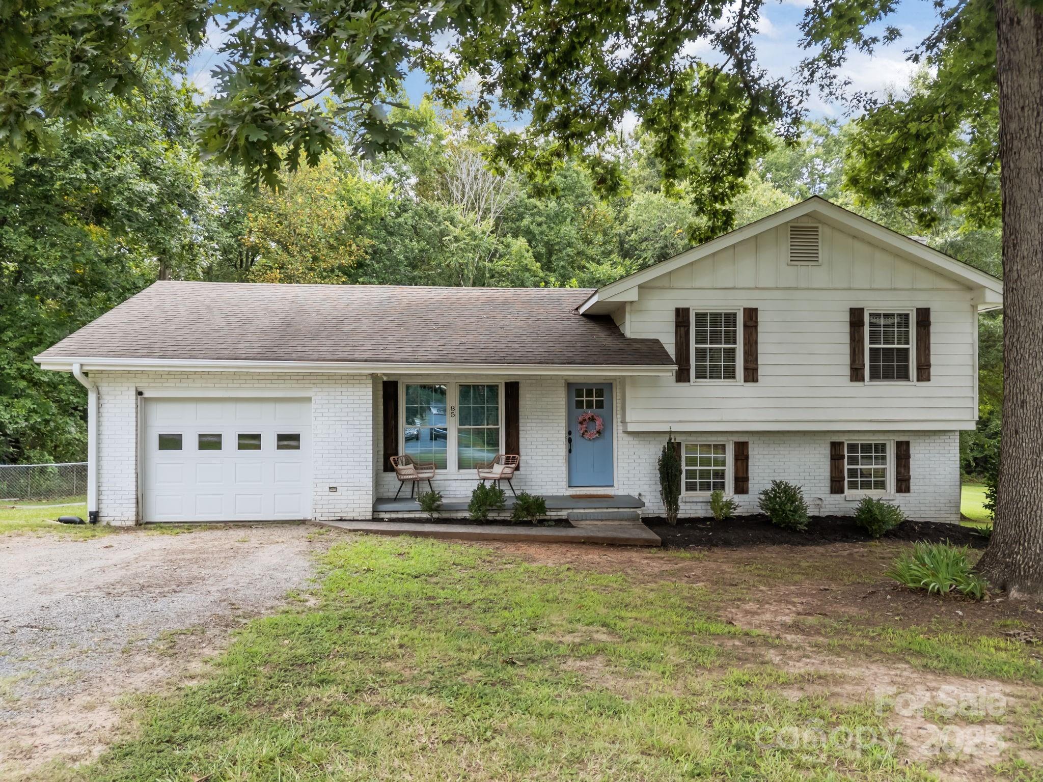 85 Happy Hollow Road