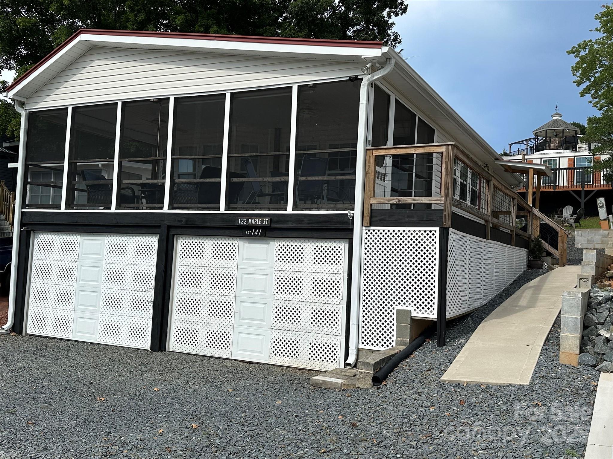 122 Maple Street
