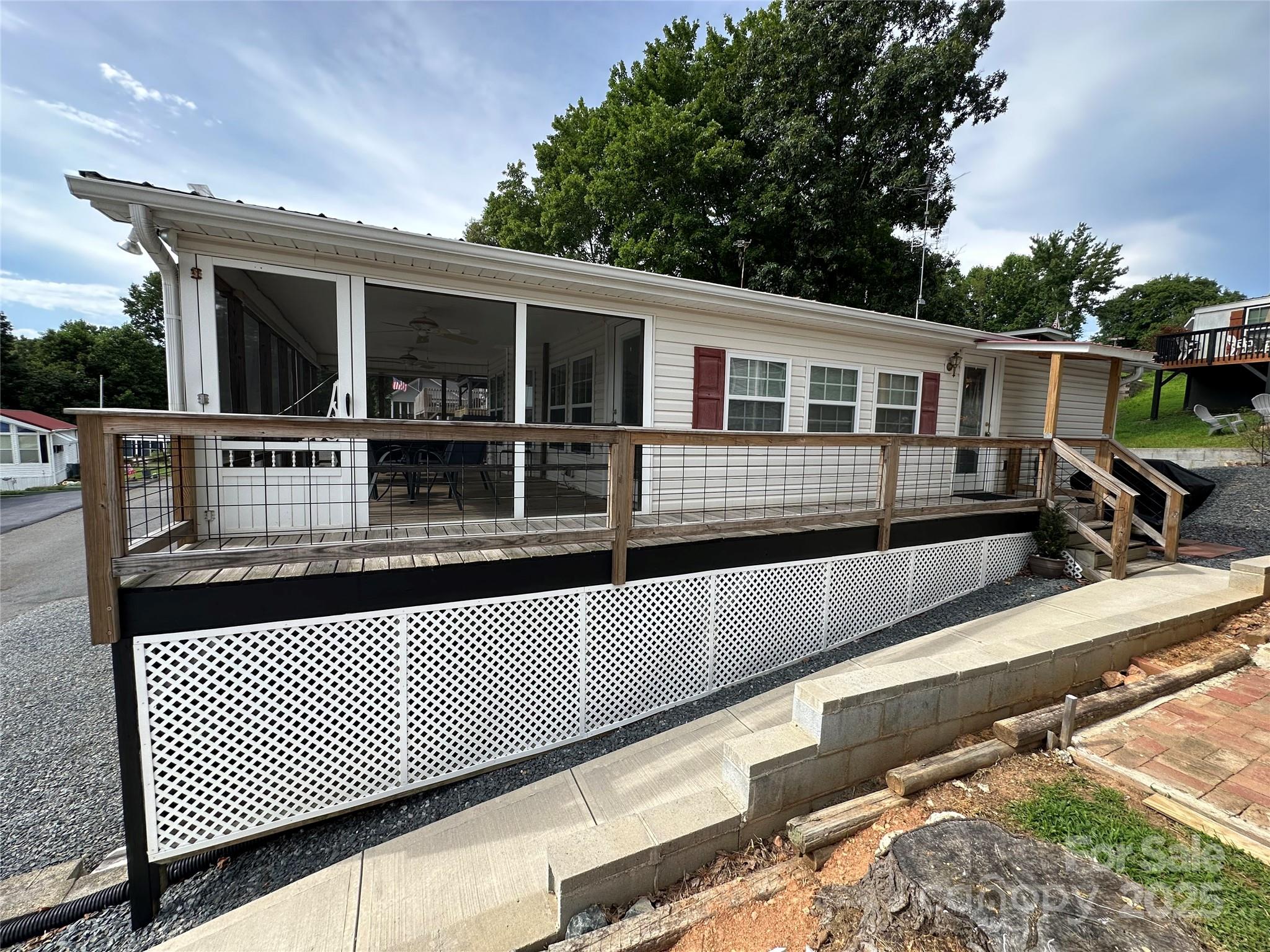 122 Maple Street