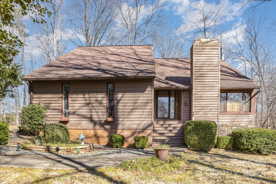 Welcome to your ideal Mountain View retreat! This 3BR, 3BA gem in an established neighborhood offers a rare opportunity. The fully finished basement provides versatility, allowing you to create the space you've always envisioned. Nestled on a wooded lot spanning over half an acre, this home ensures privacy and a connection with nature. Make it your own sanctuary within this sought-after community. Don't miss out on the chance to personalize and embrace the charm of this unique property!