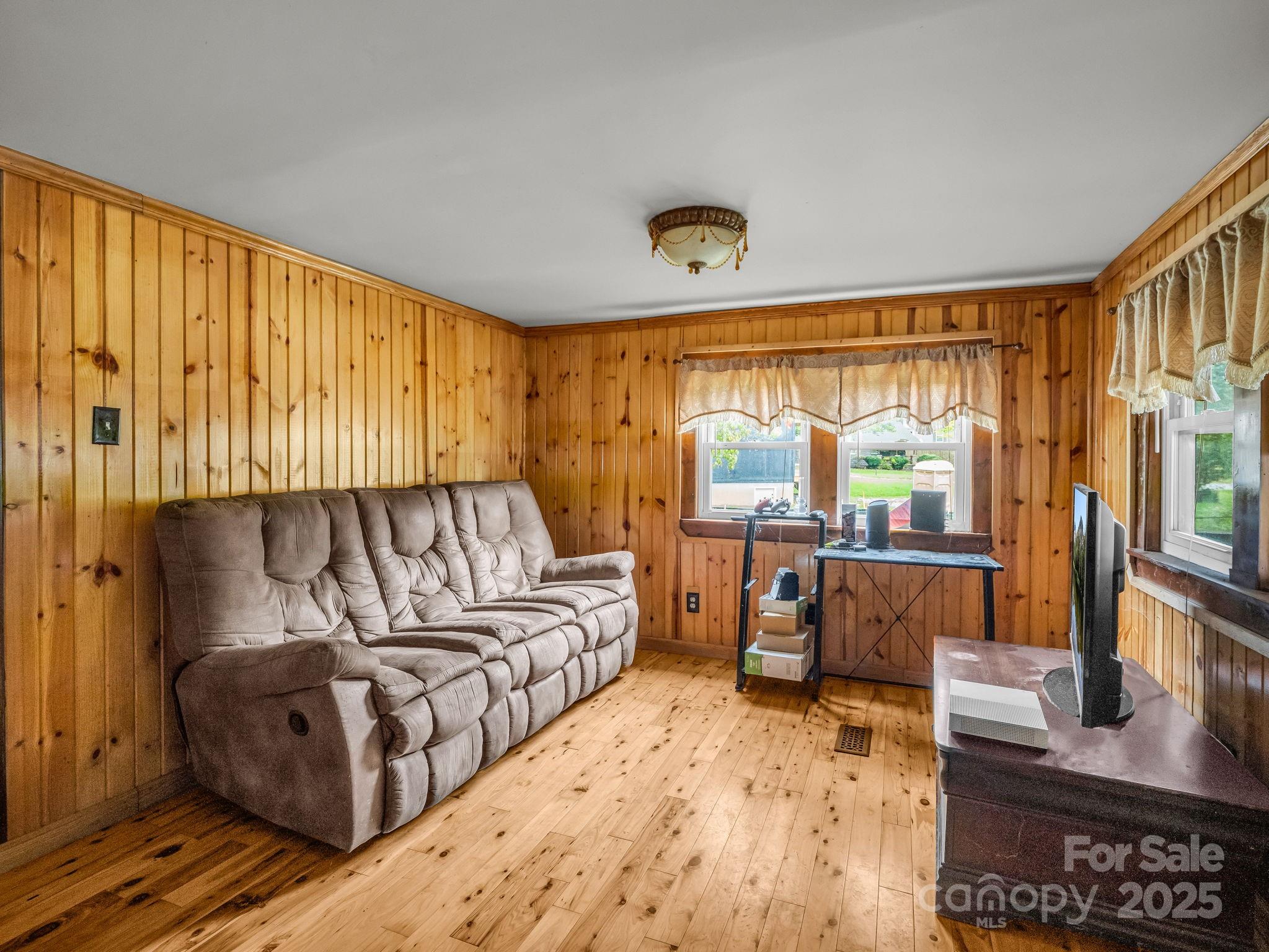 1761 Old Haywood Road