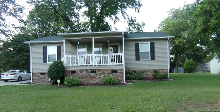 REDUCED!! There is no wasted space in this immaculate, move in ready home.  It features a split floor plan with spacious master bedroom/walk in closet and master bathroom. The living room is open to the dining/kitchen area.  The other two bedrooms are adjacent to the full hall bathroom. Paved driveway and walkway.  House is located within walking distance of most Pageland amenities. Sit on the front porch and enjoy! Great starter home or for the buyer who want to downsize. Don't miss it!