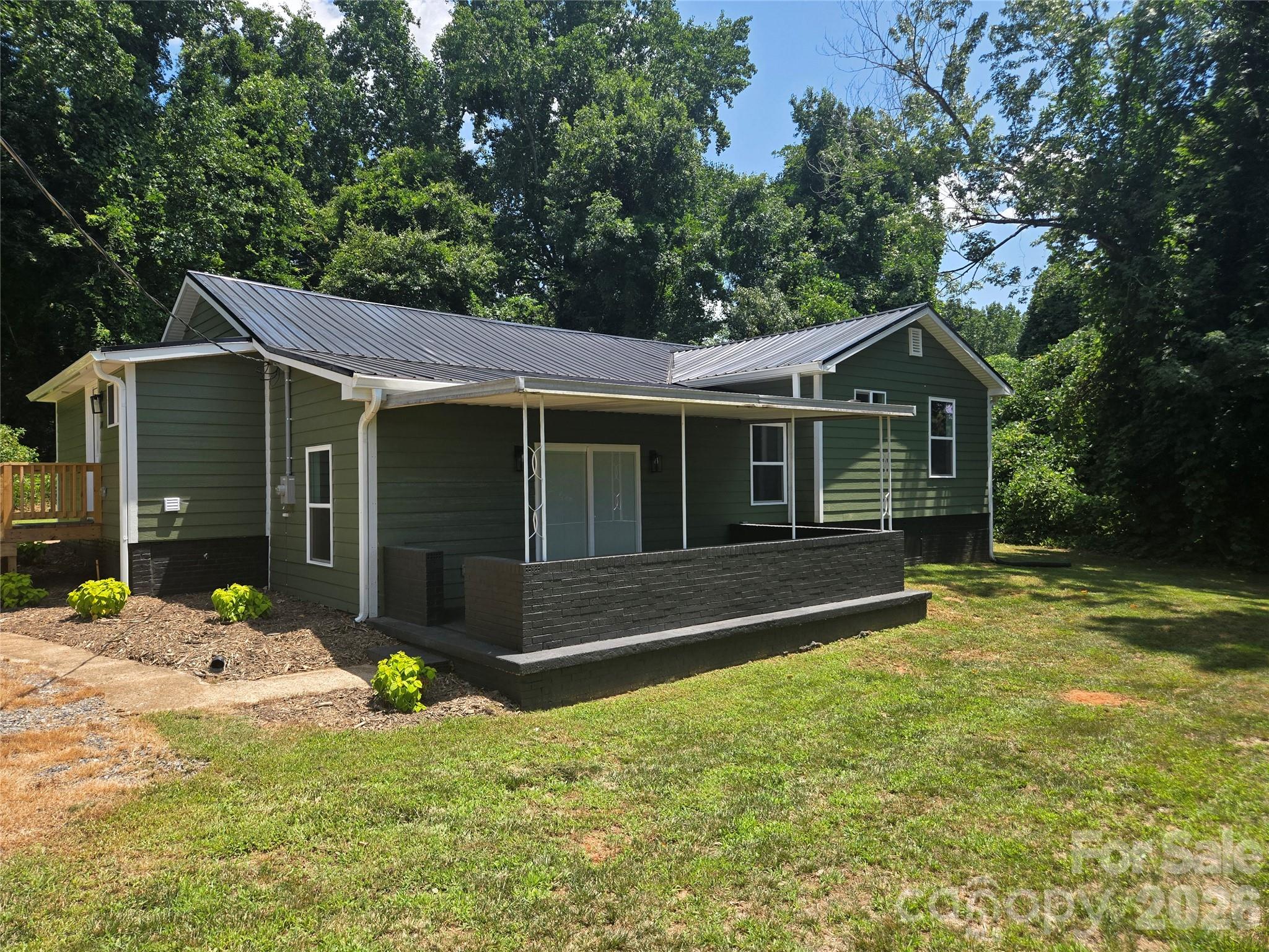 240 E Court Street