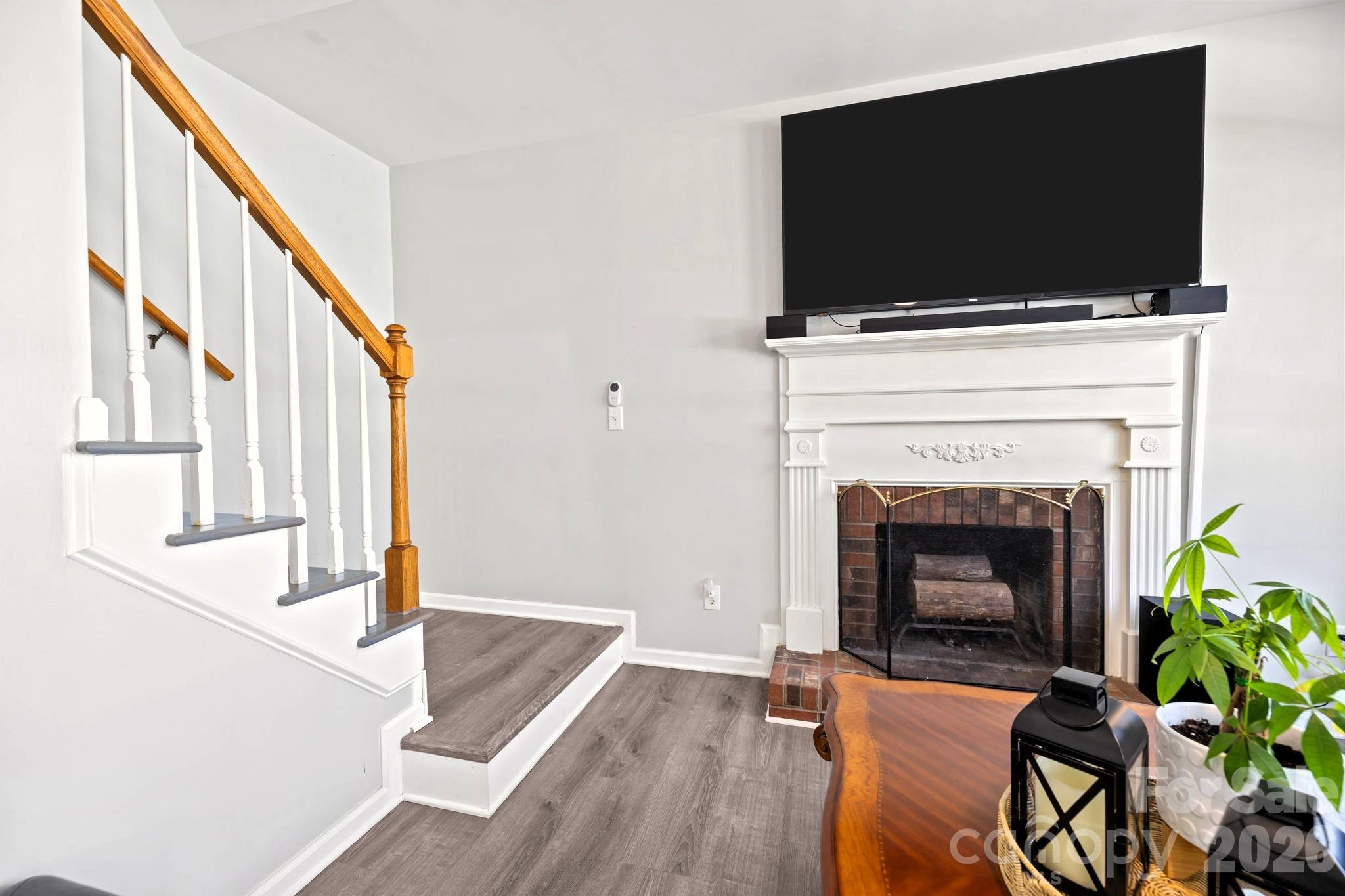 Wiltshire Manor - Residential