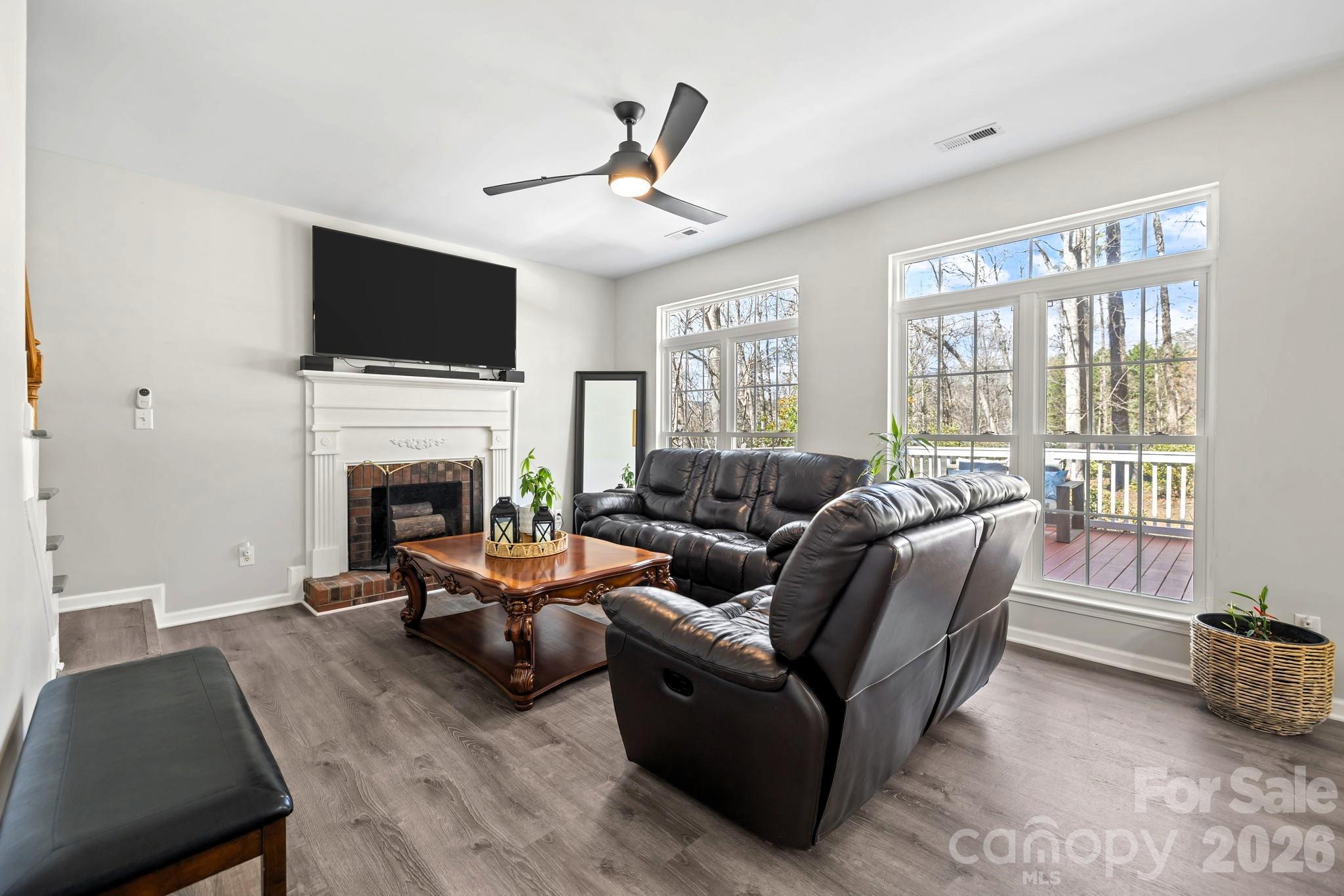 Wiltshire Manor - Residential