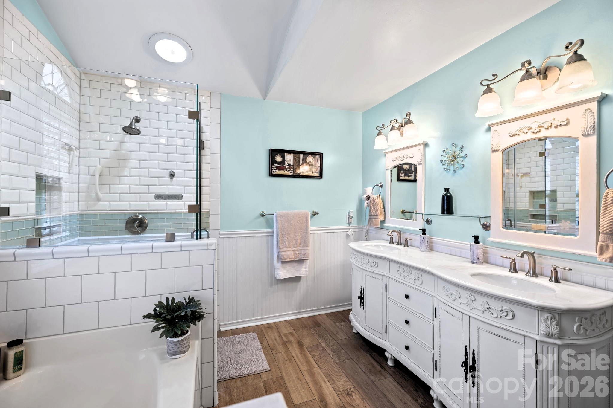 Wiltshire Manor - Residential