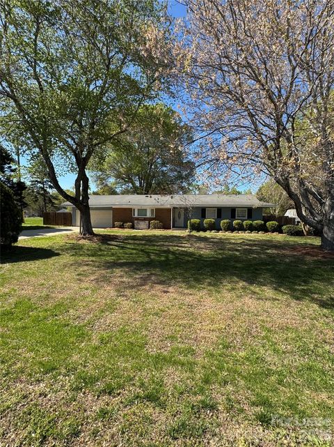 Photo of 1803 Overhill Drive, Monroe, NC 28110 (MLS # 4363573)