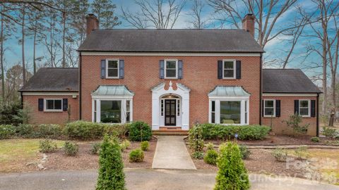 Photo of 1540 Westbrook Circle, Gastonia, NC 28052 (MLS # 4353773)