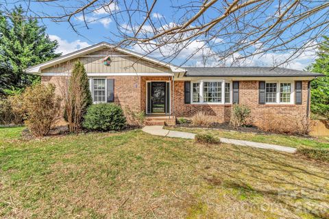 Photo of 1 Oak Lane, Candler, NC 28715 (MLS # 4350223)