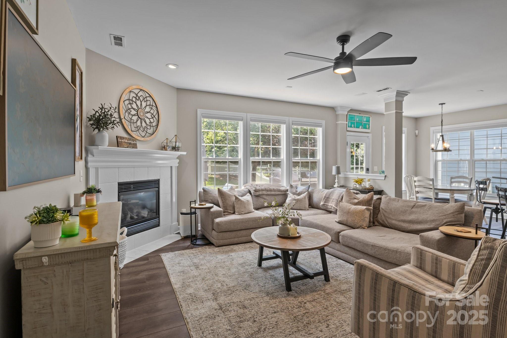 9412 Rosalyn Glen Road