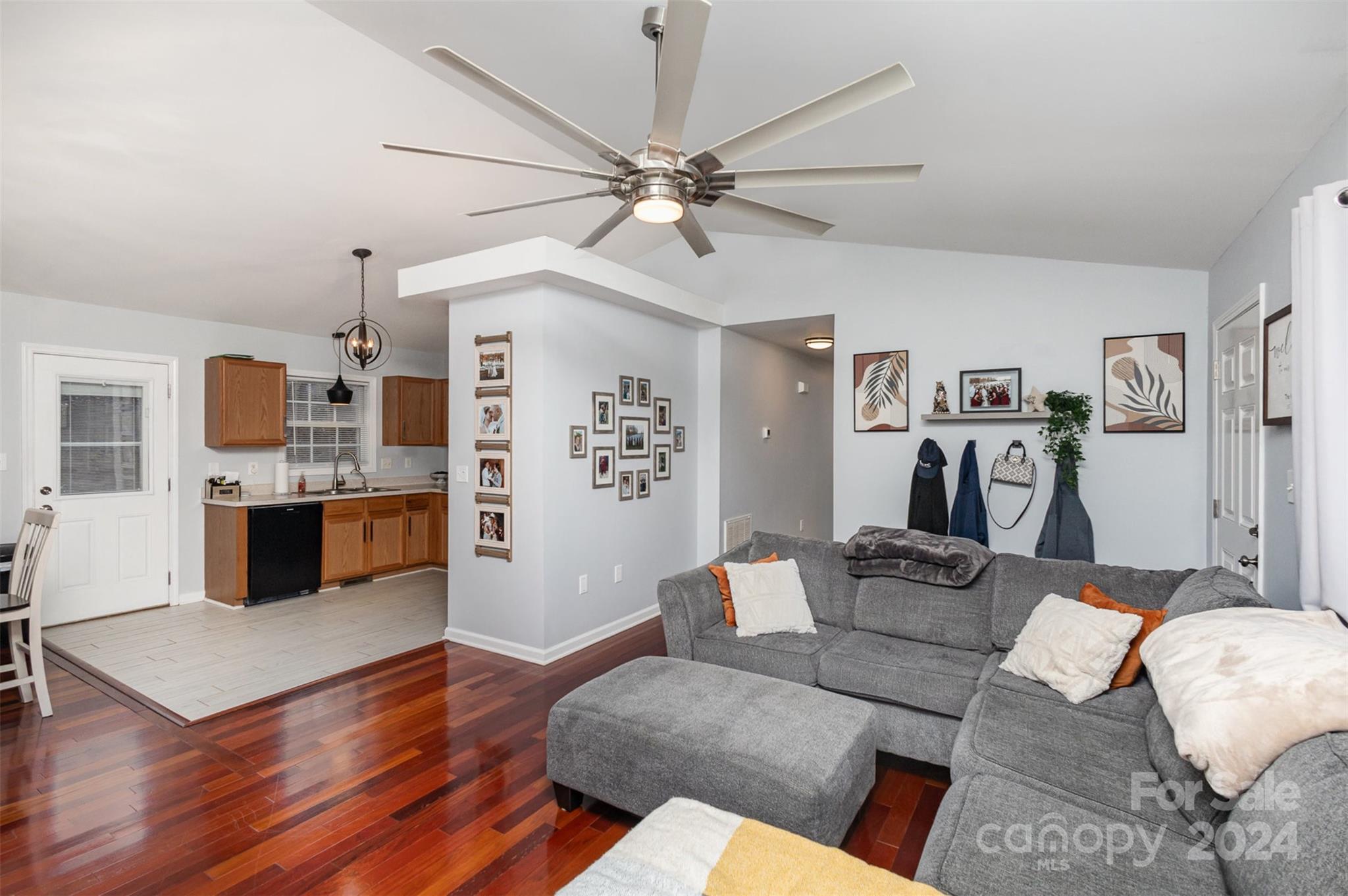 Anchors Landing - Residential