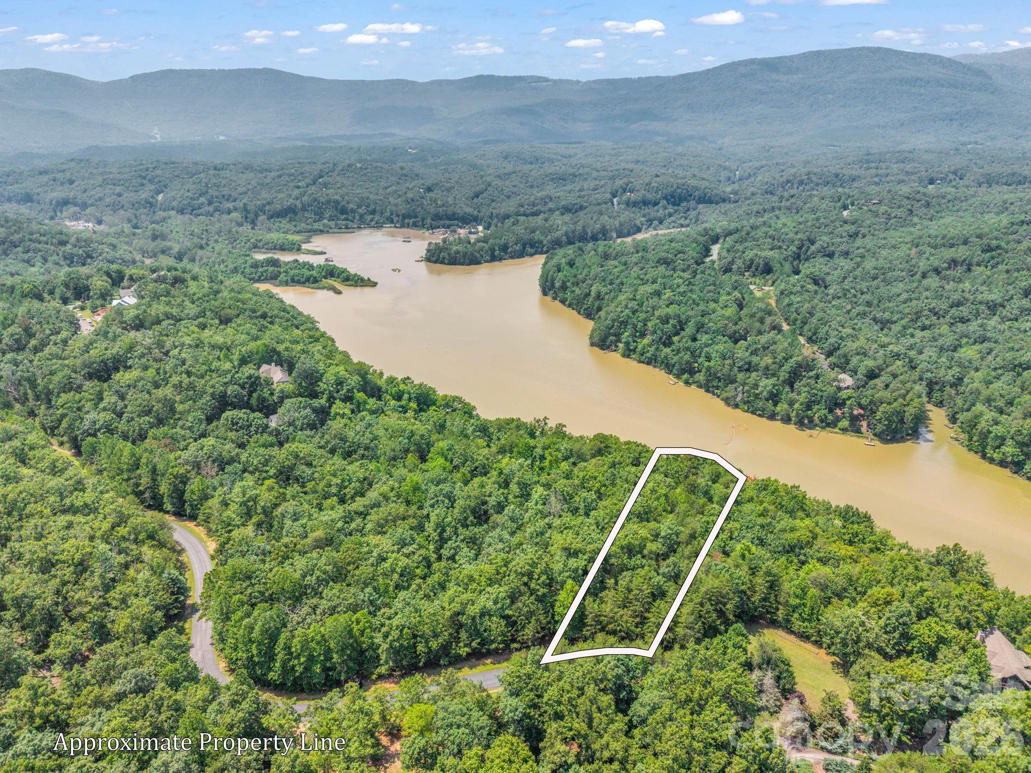 00 Lake Adger Parkway 60