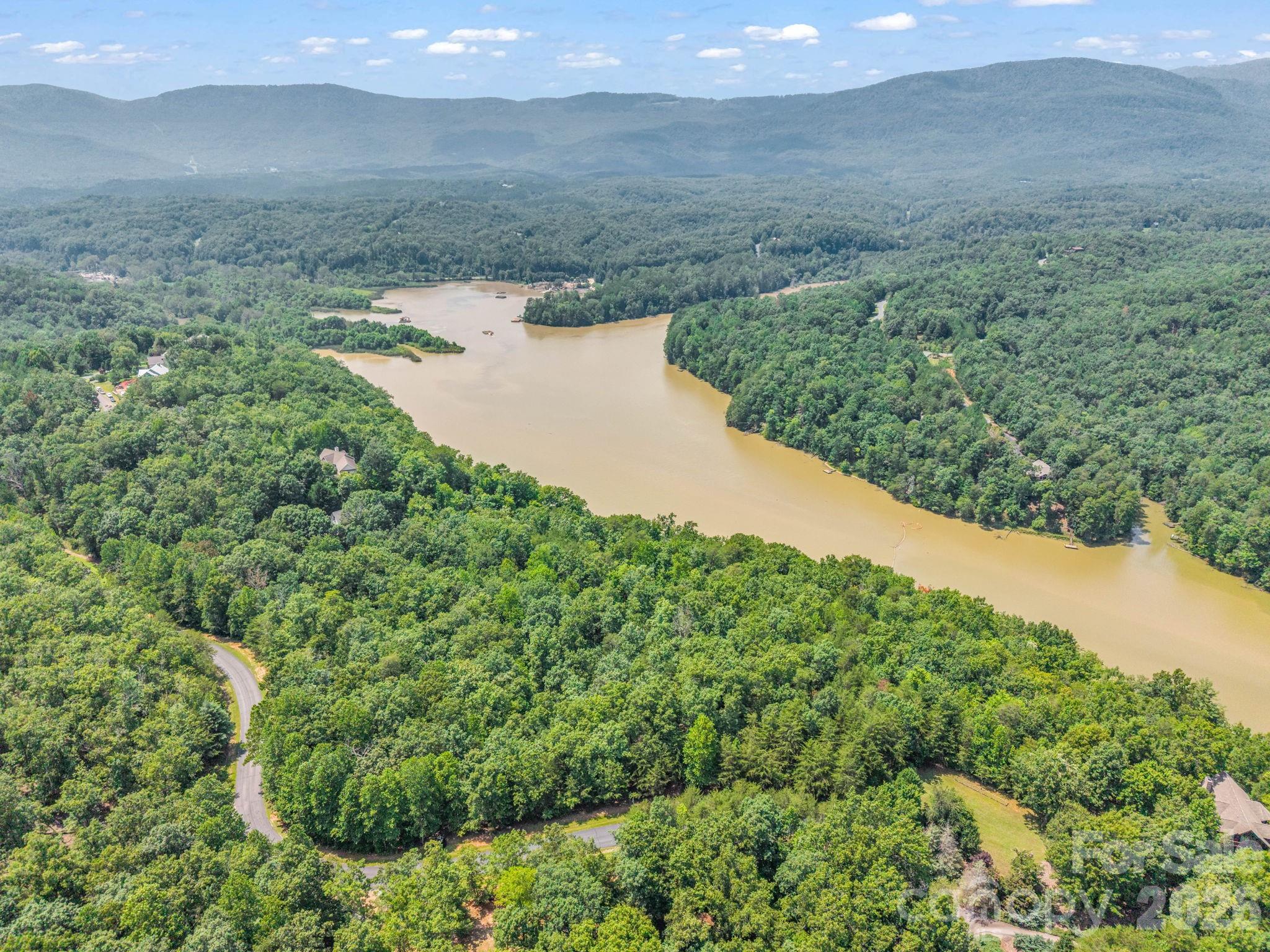 00 Lake Adger Parkway 60