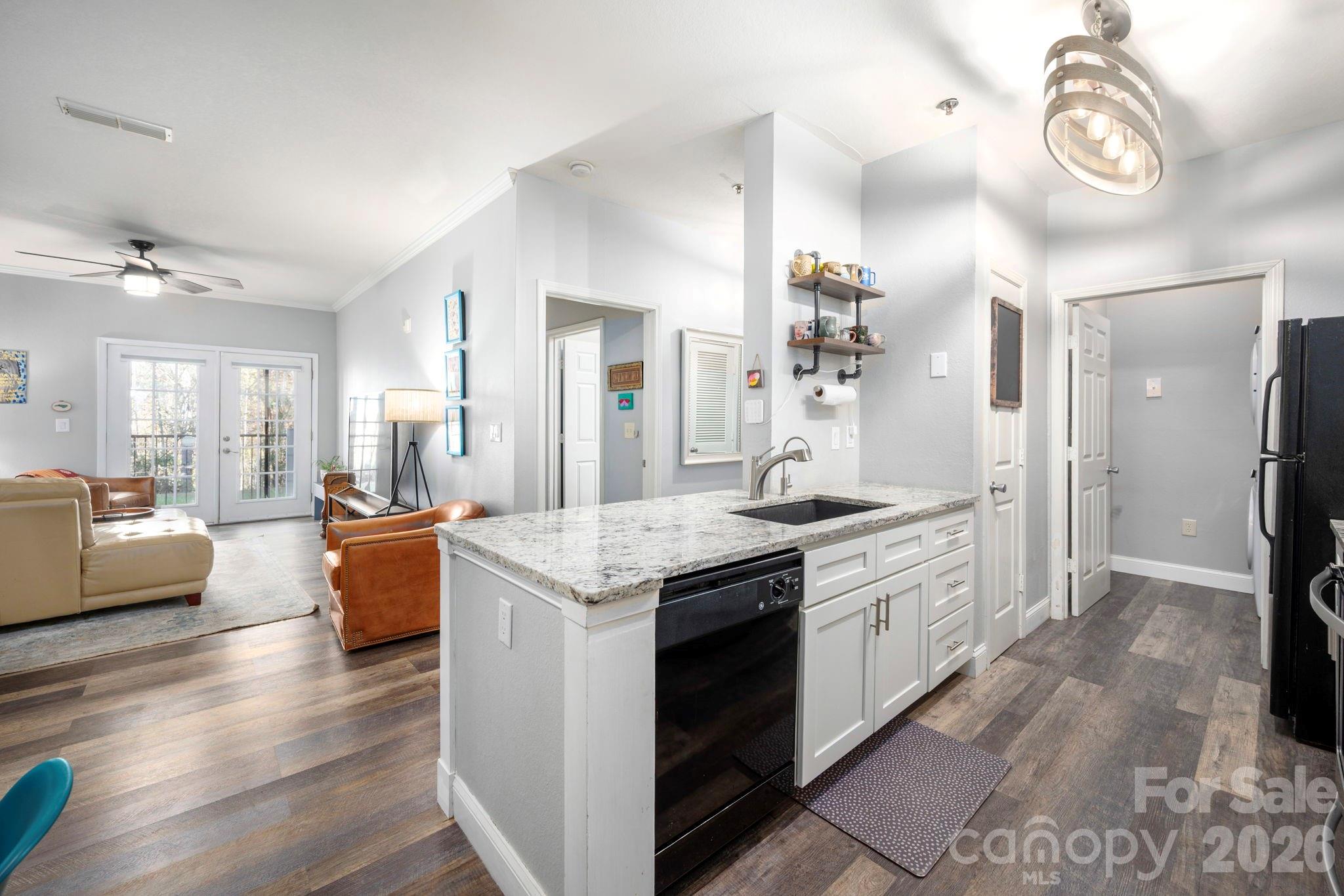 600 Vista Lake Drive 4