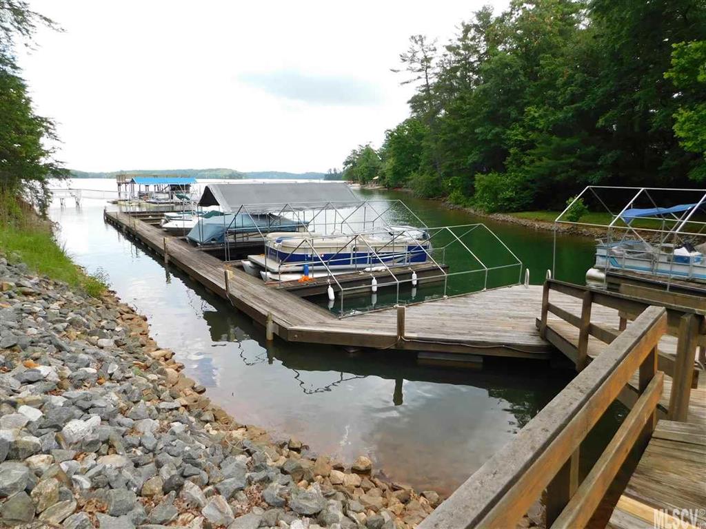 Laurel Pointe - Residential