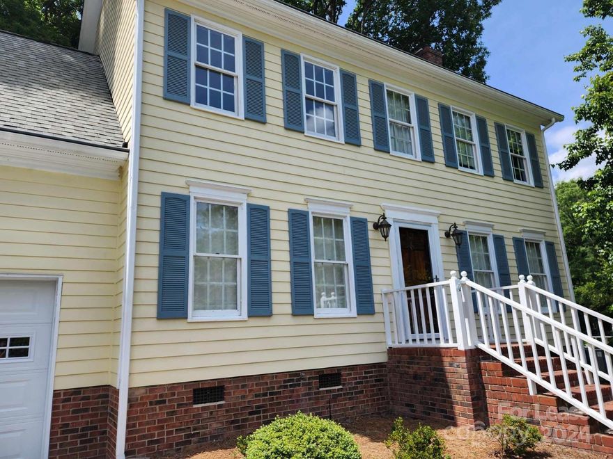 Beautiful family home in a gorgeous, quiet neighborhood minutes away from shopping, restaurants and medical parks. 7 minutes away from the lakes. Close to I-77 helps for short travels to Charlotte. New stone countertop in the kitchen and updated bathroom vanities and light fixtures. Walk in closets in all the bedrooms. Weekly lawn cuts included.