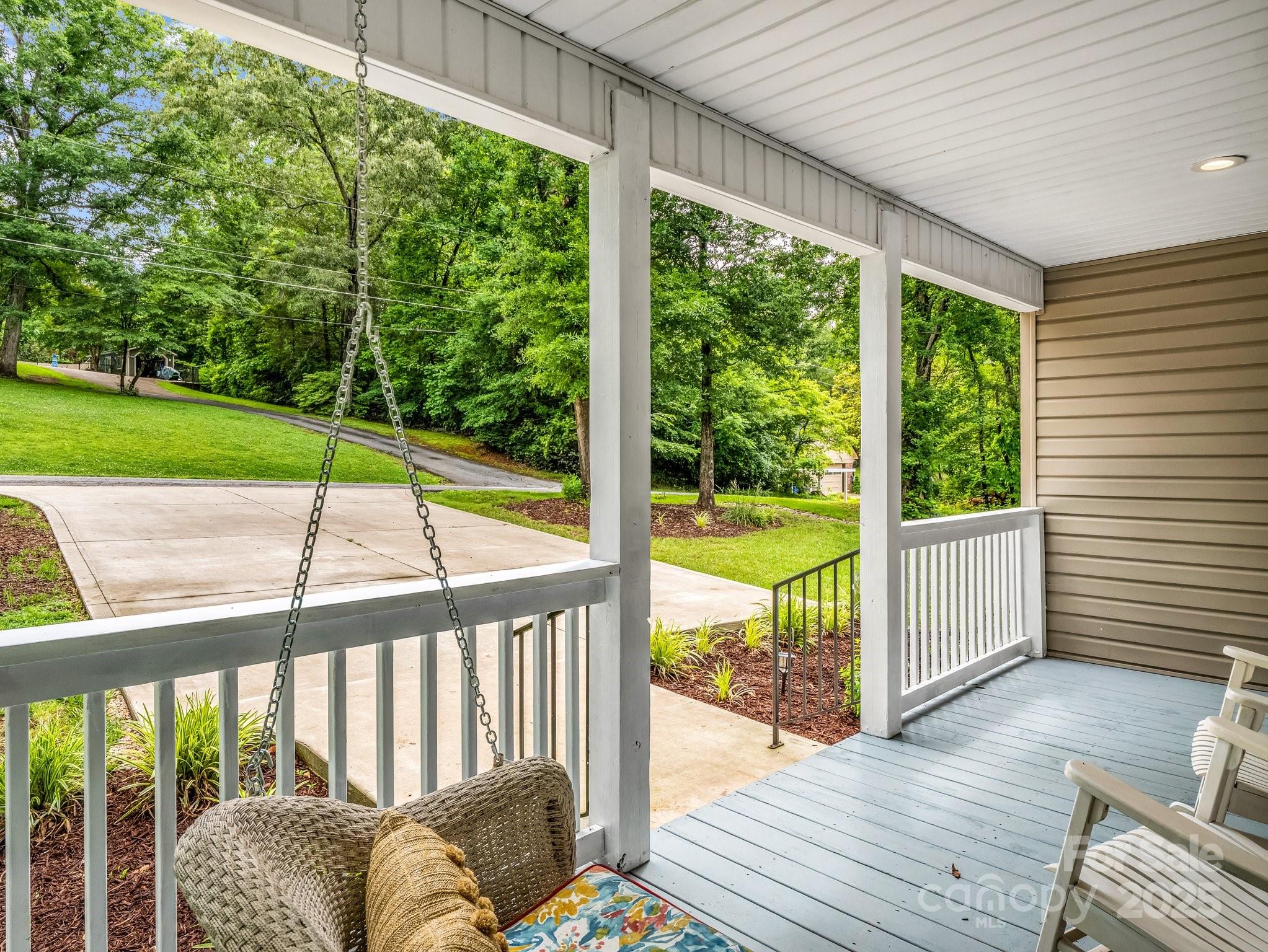 125 Woodland Circle