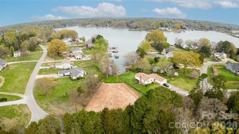 Photo of 212 Ponderosa Circle, Mooresville, NC 28117 (MLS # 4317628)