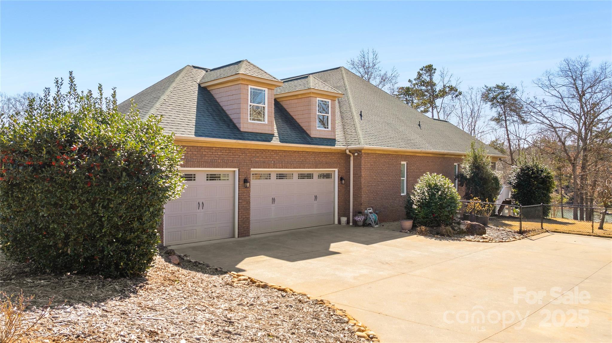 1201 Sunset Lane