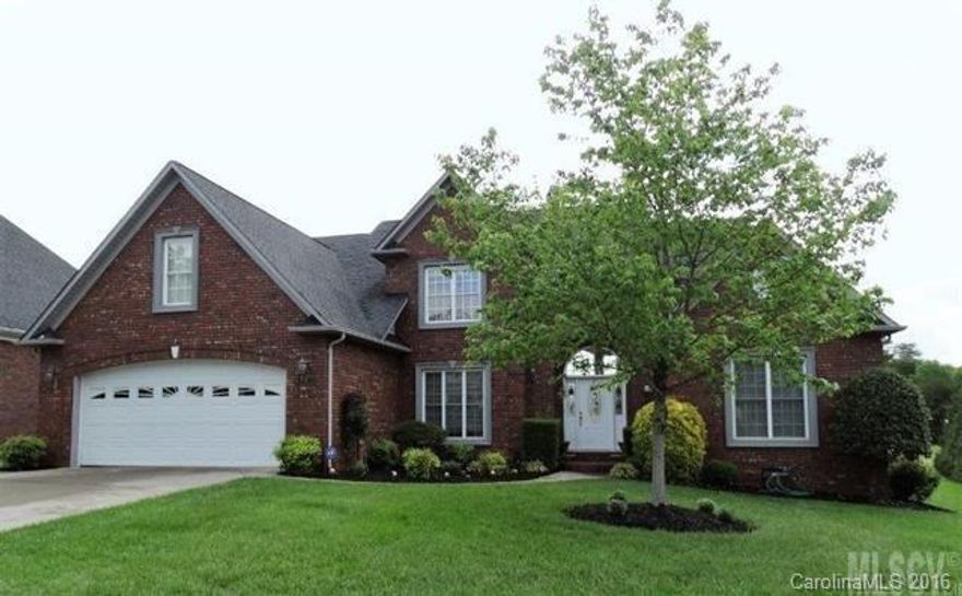 Lawsons Creek Executive Style Home New Interior Paint. Two Story Foyer Opens to Great Room w/Gas Fireplace, Hardwood Floors and Built-In Shelving. Kitchen with Granite Counters/Island, Stainless Appliances, Pantry and Breakfast Area. Arched Entrance to Dining Room w/ crown and chair molding. Main level Master Suite with Tray Ceiling, Garden Tub, Separate Vanities and Shower. Main Level Laundry room w/ Sink. Second level Offers Two Bedrooms, Full Bath, Loft and Bonus Room (Previous Media Room).