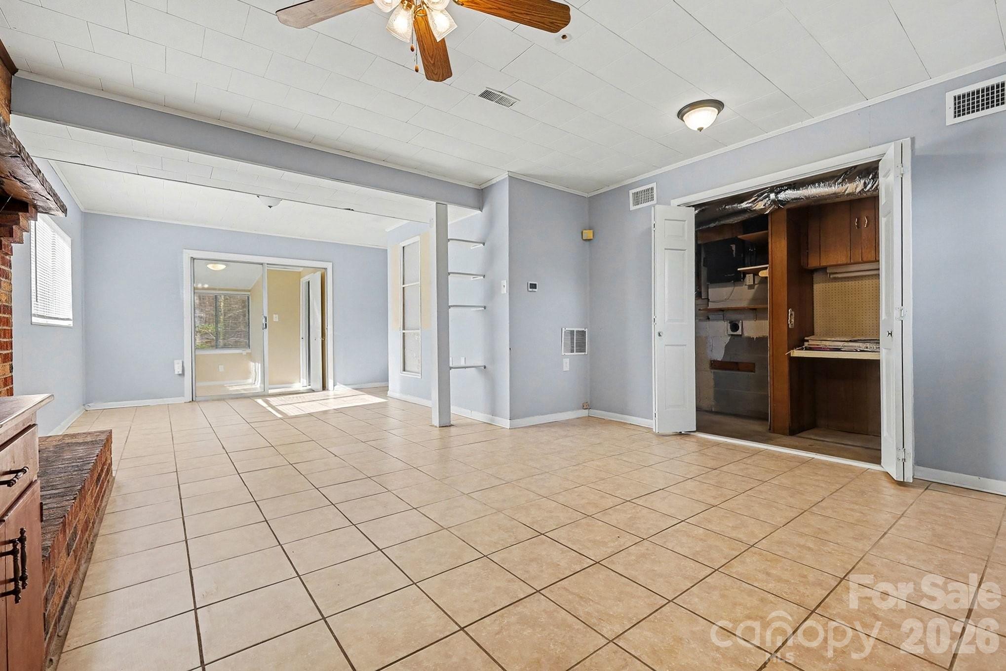 Vinton Woods - Residential