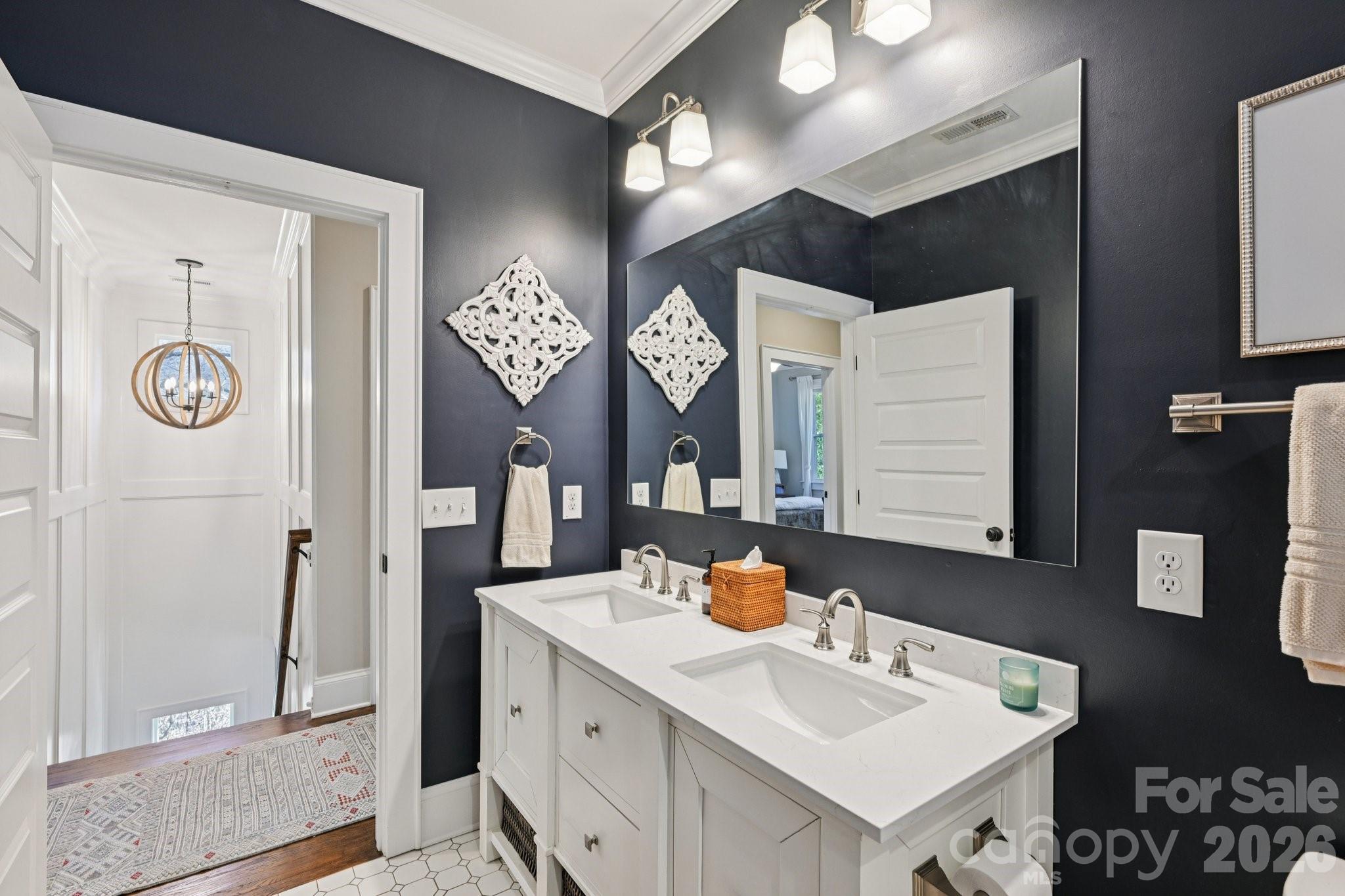 The Oaks at Midwood - Residential