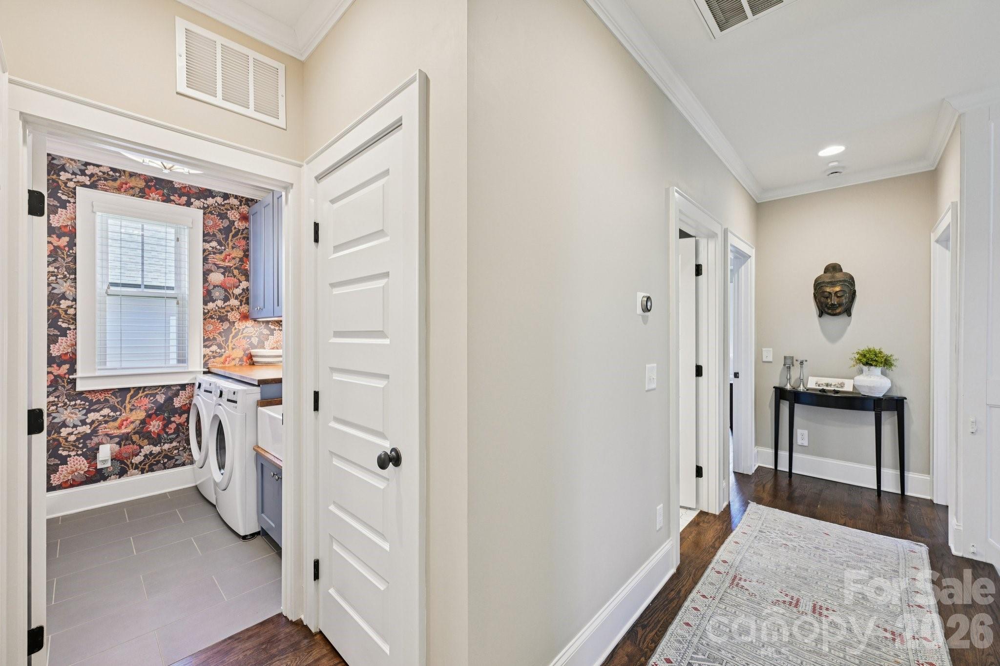 The Oaks at Midwood - Residential