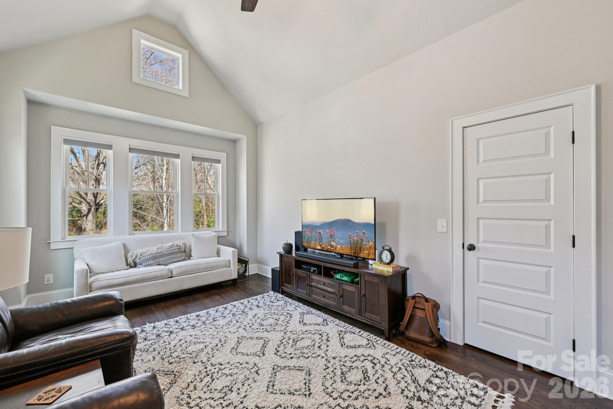 The Oaks at Midwood - Residential