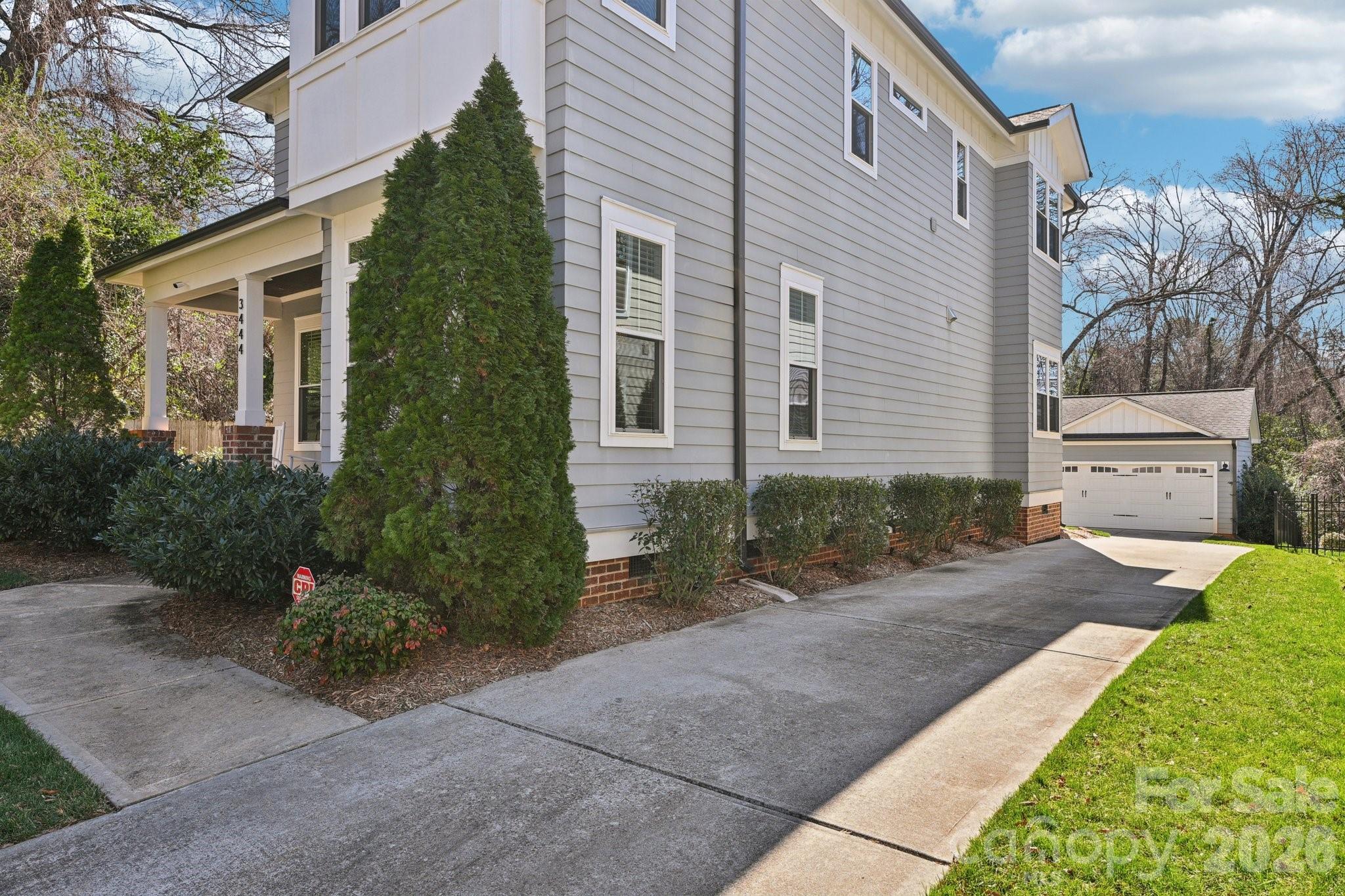 The Oaks at Midwood - Residential