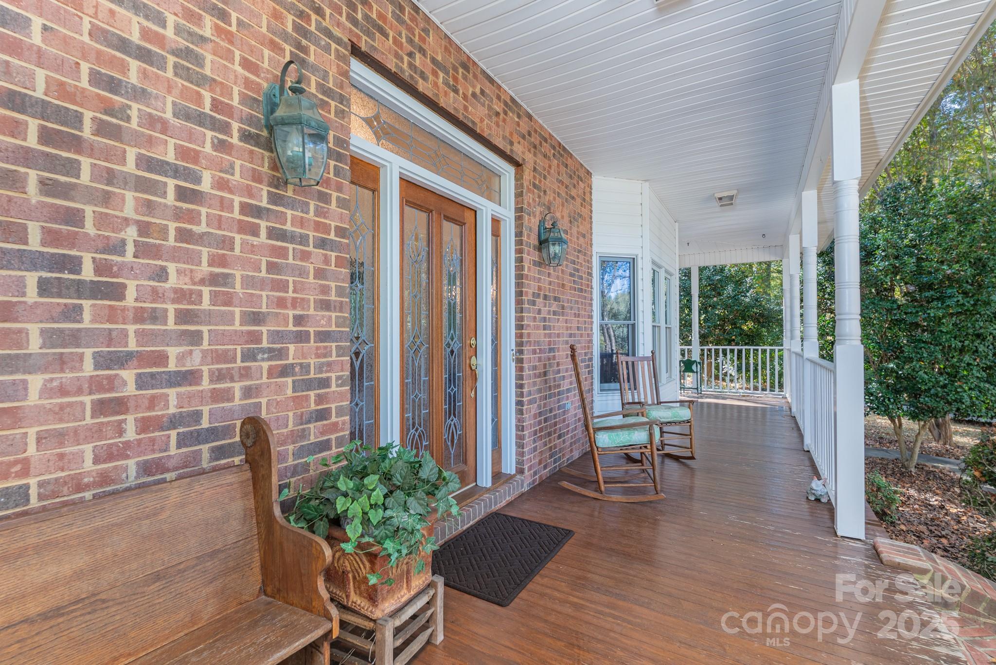 1085 Pinecrest Drive