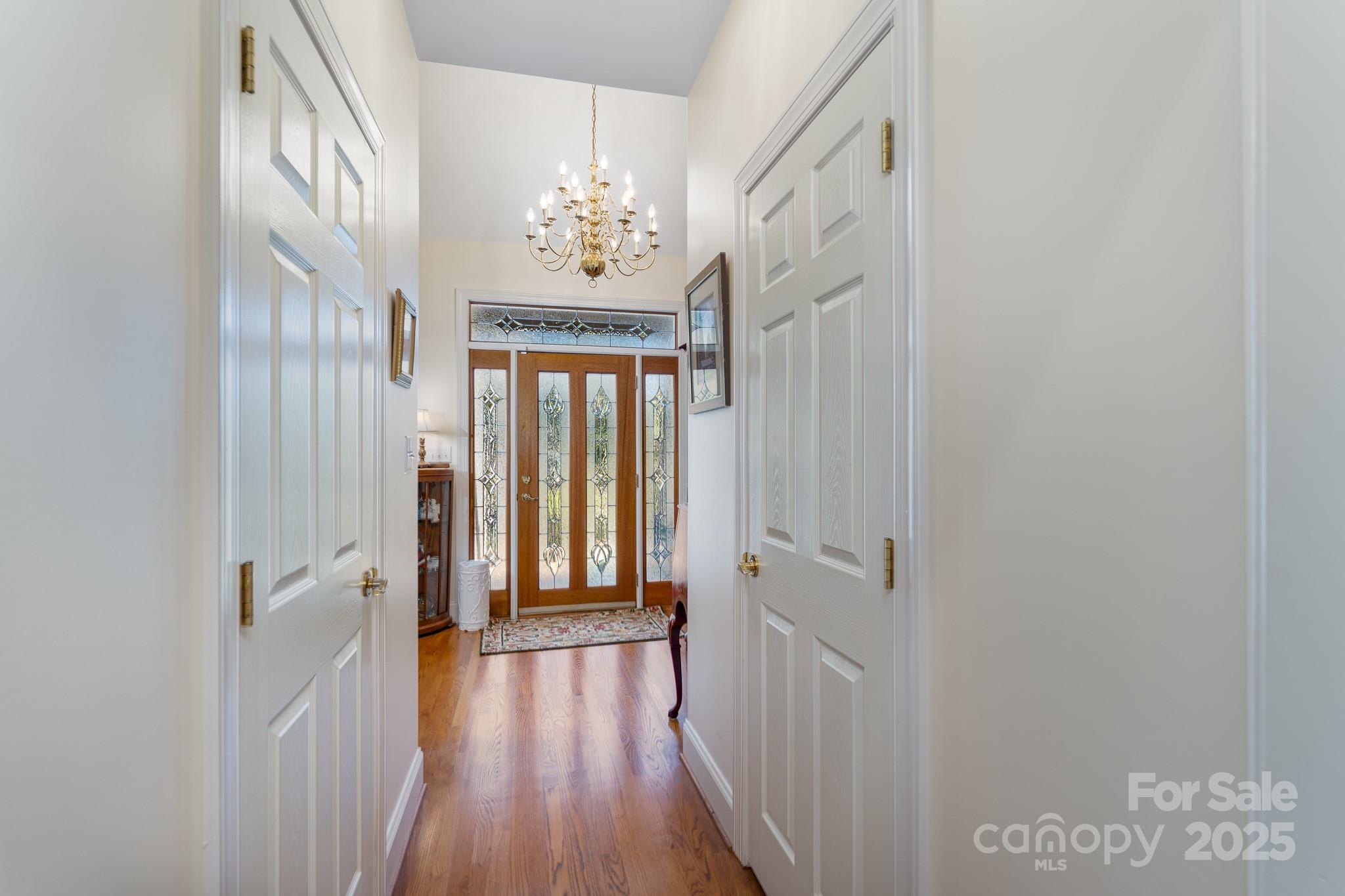 1085 Pinecrest Drive