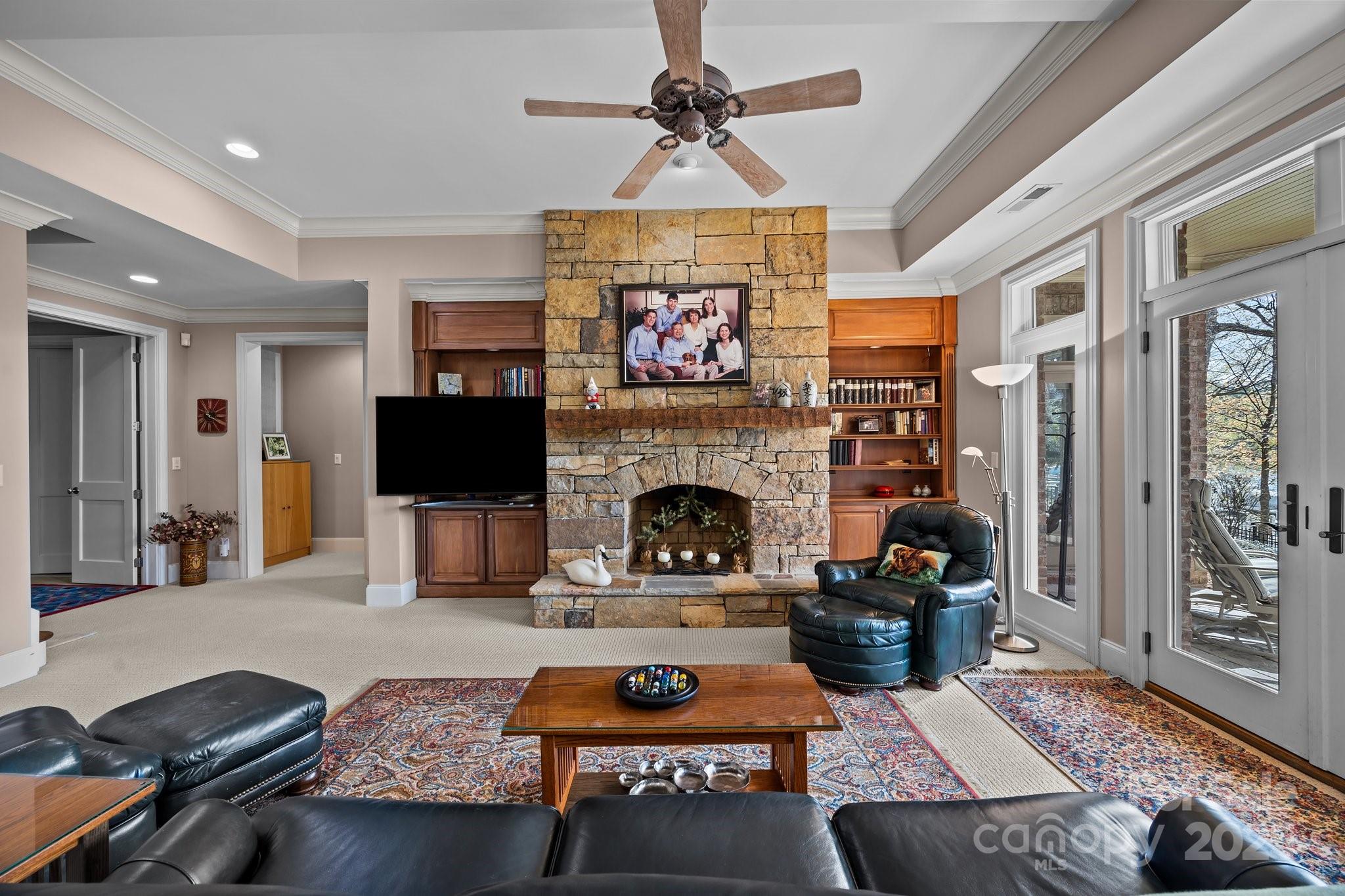 The Peninsula - Residential