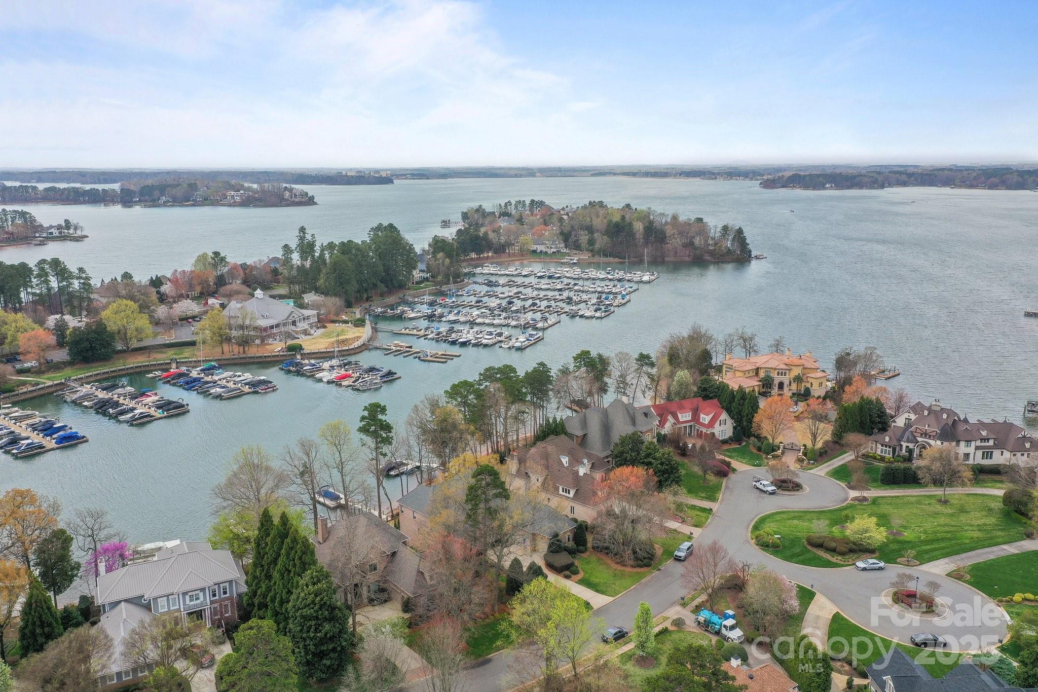 The Peninsula - Residential