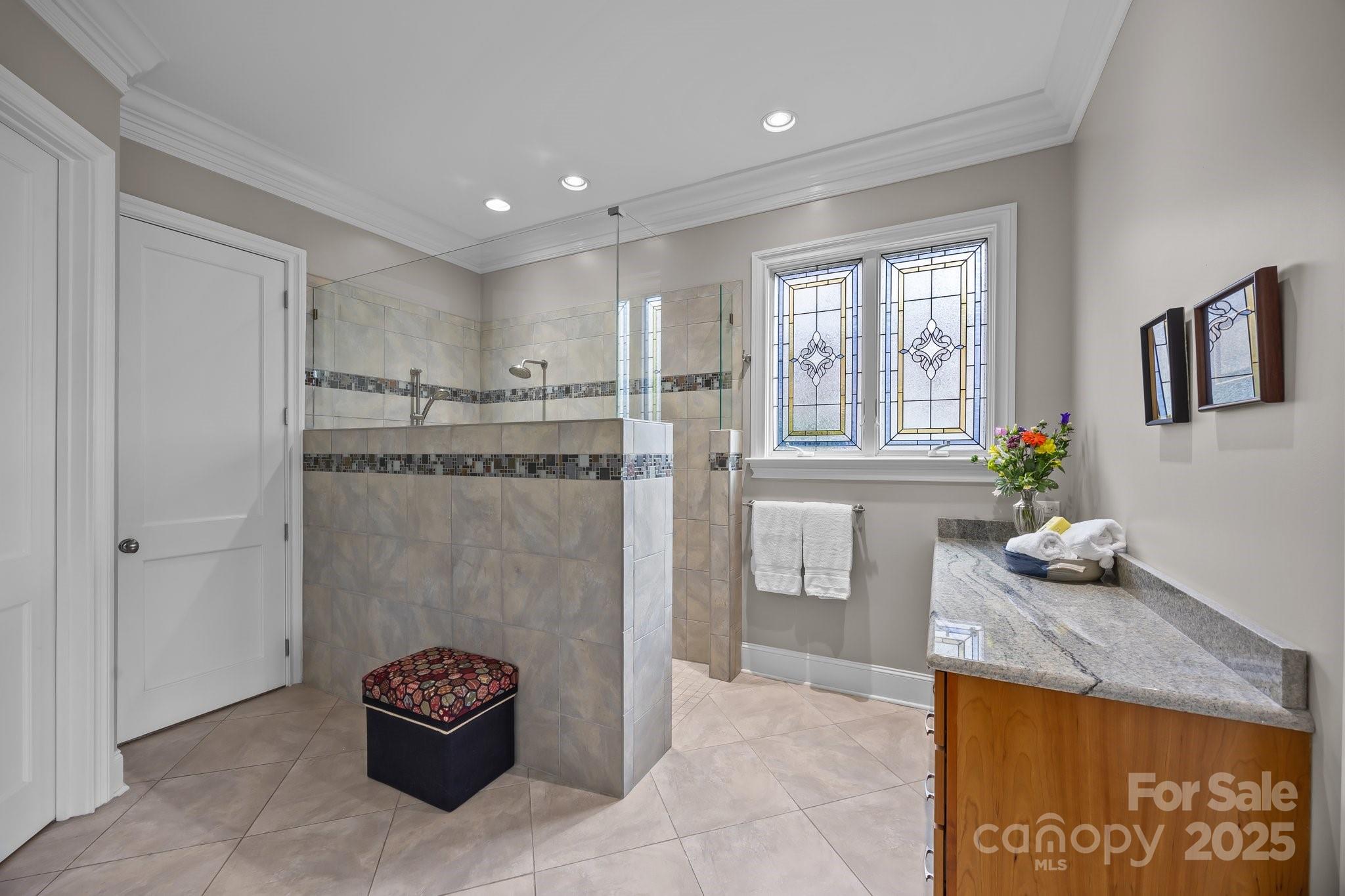 The Peninsula - Residential