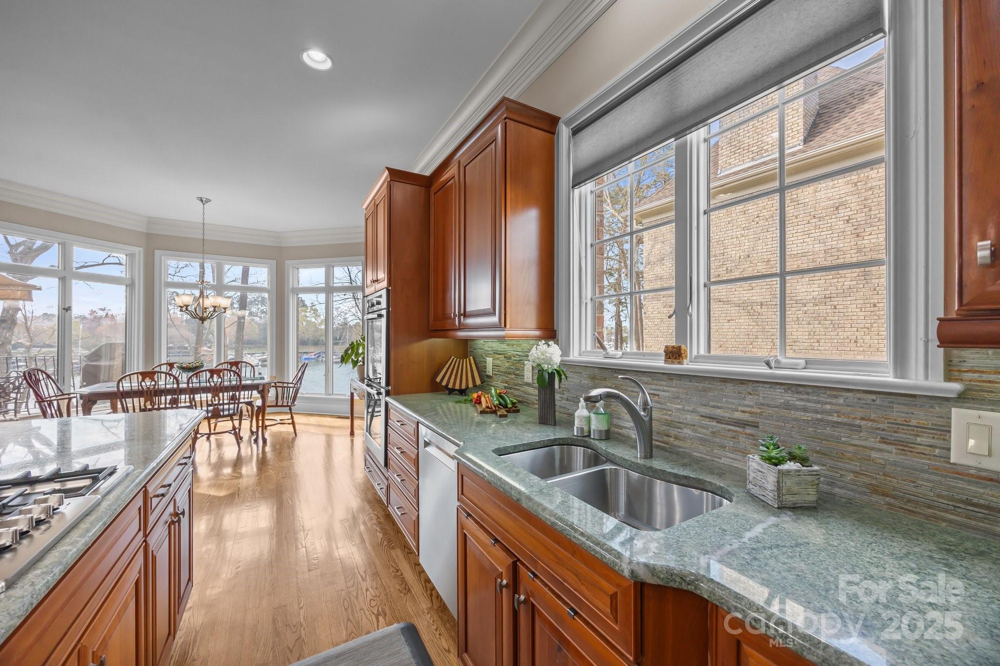 The Peninsula - Residential