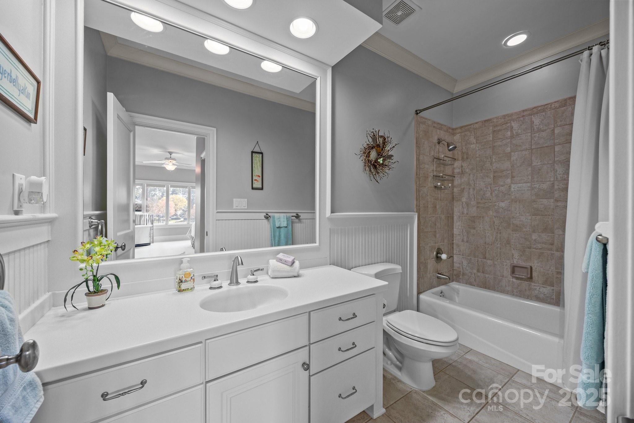 The Peninsula - Residential