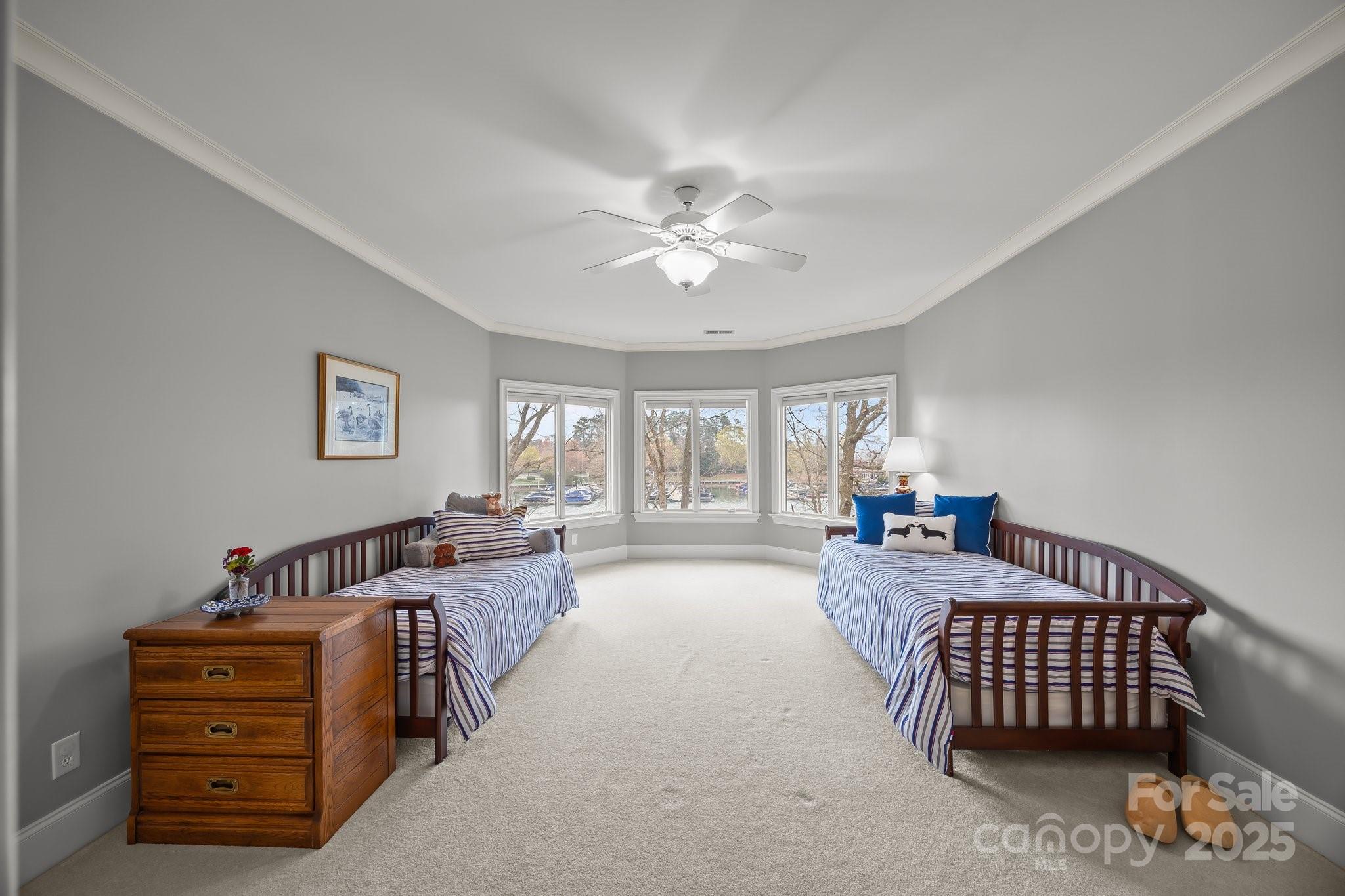 The Peninsula - Residential