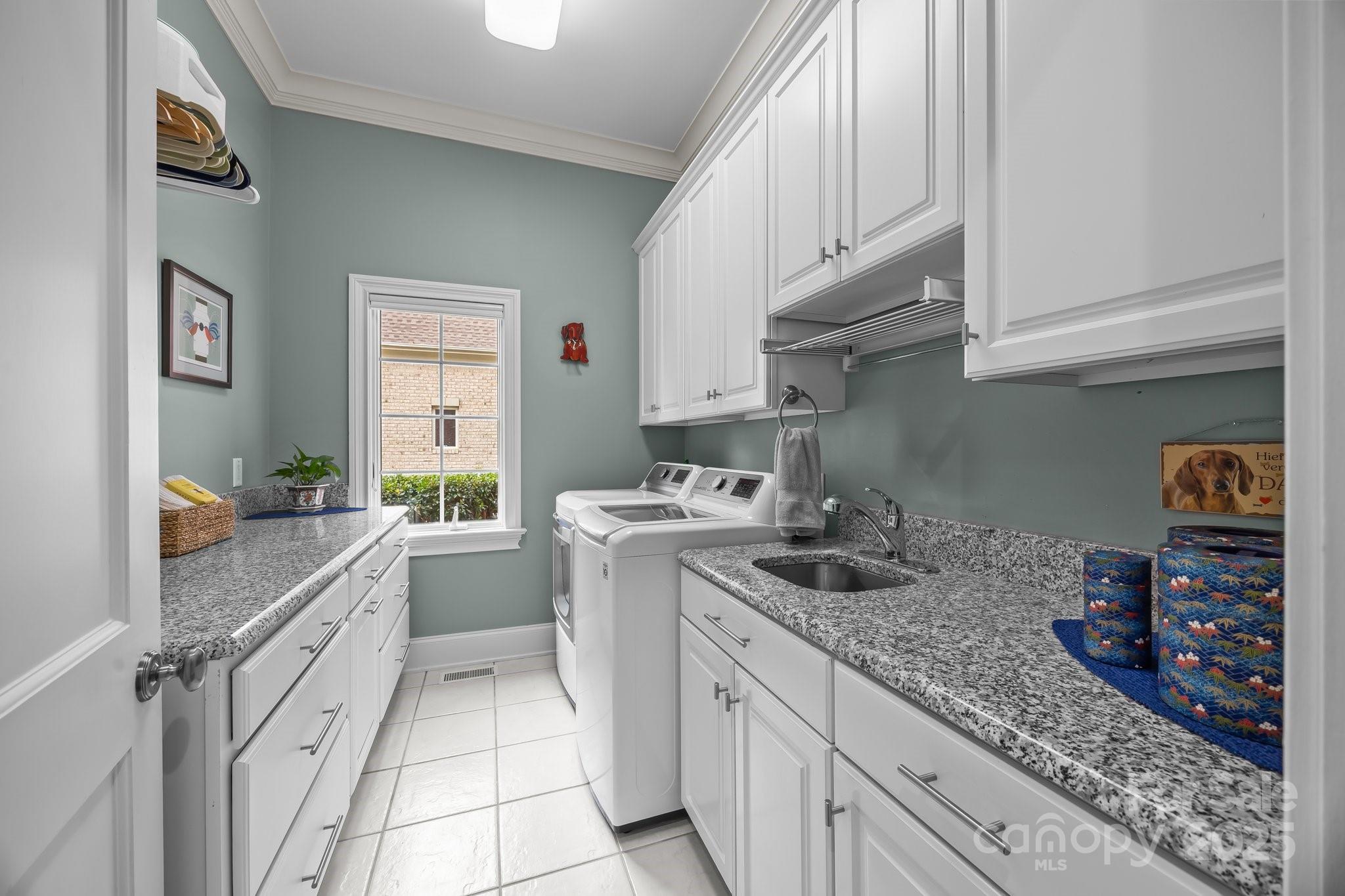 The Peninsula - Residential