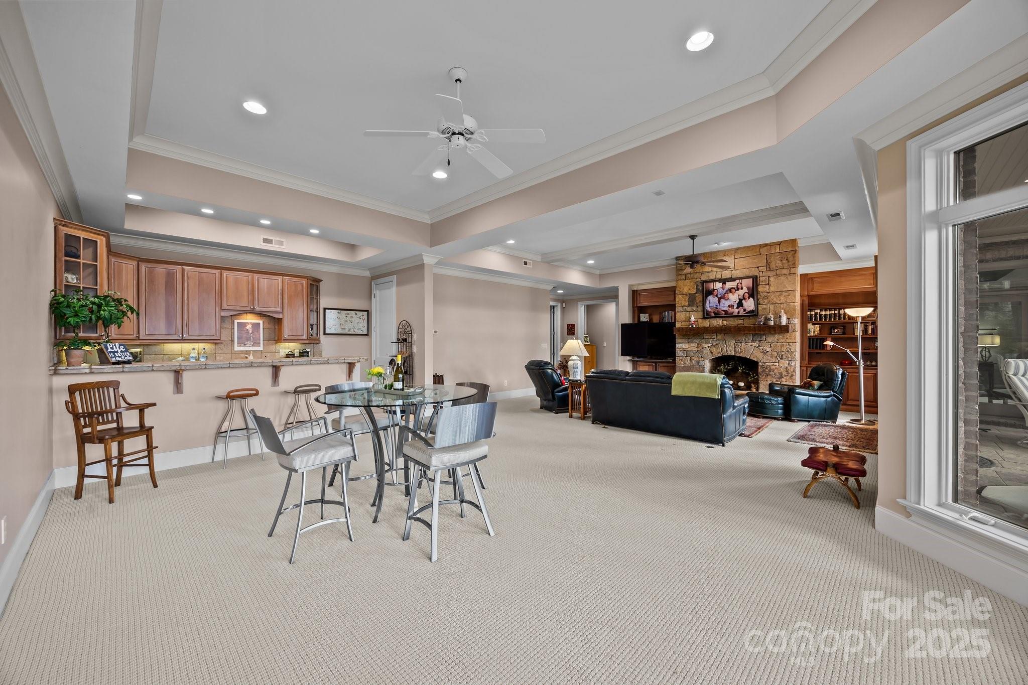 The Peninsula - Residential