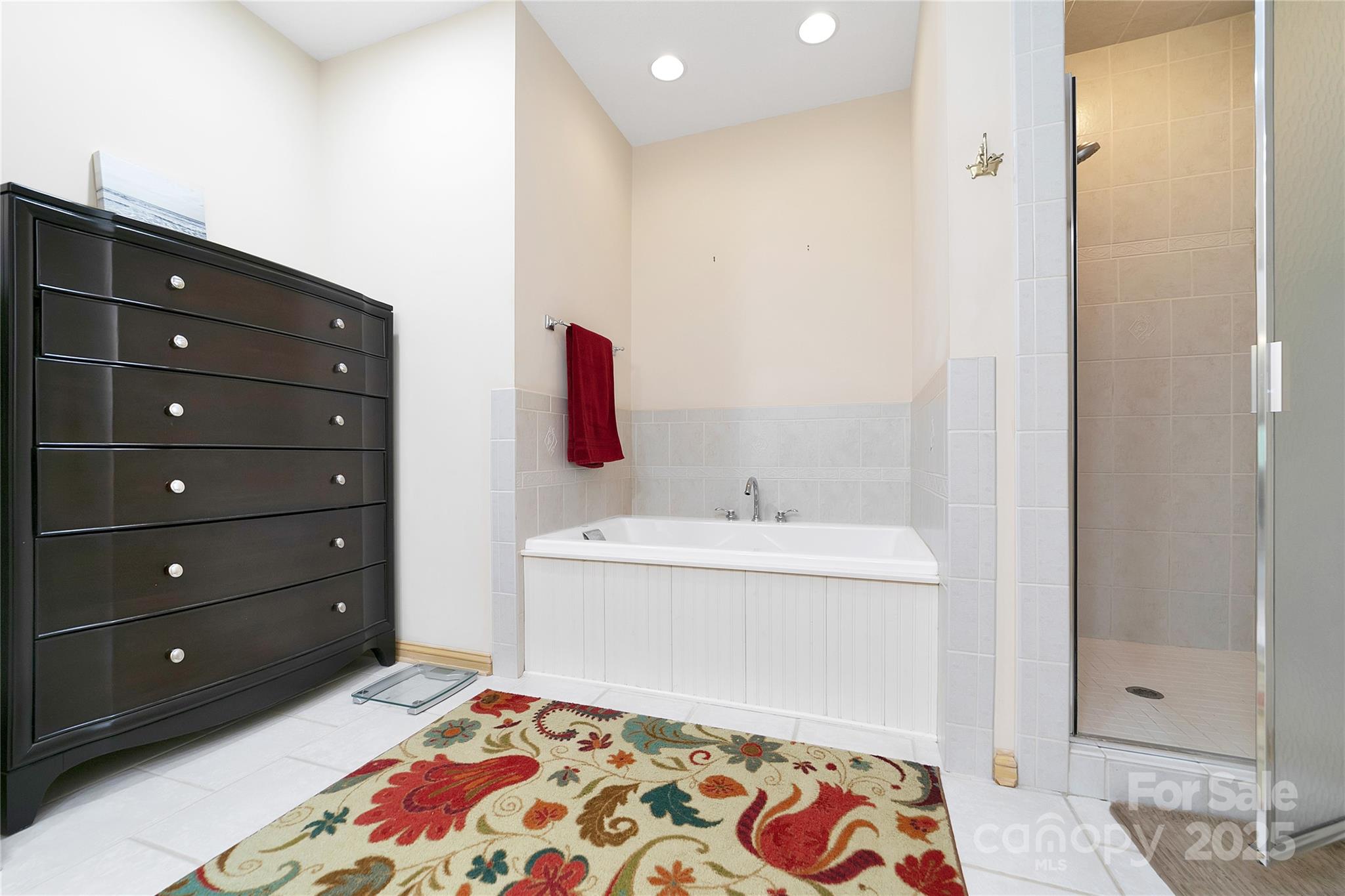 Oak Woods - Residential