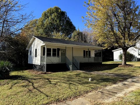 1208 N Ashe Avenue Newton NC 28658