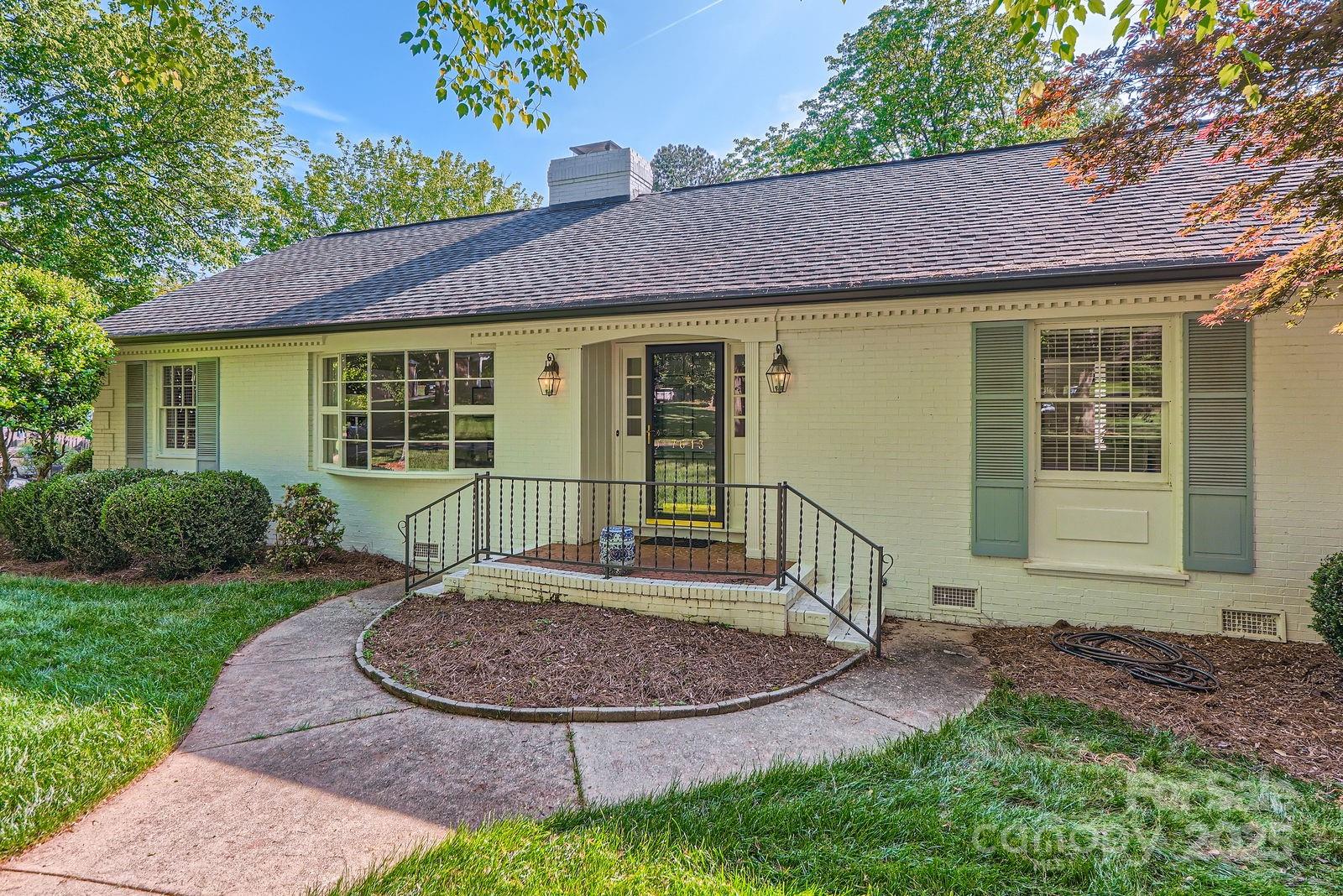 7613 Whistlestop Road